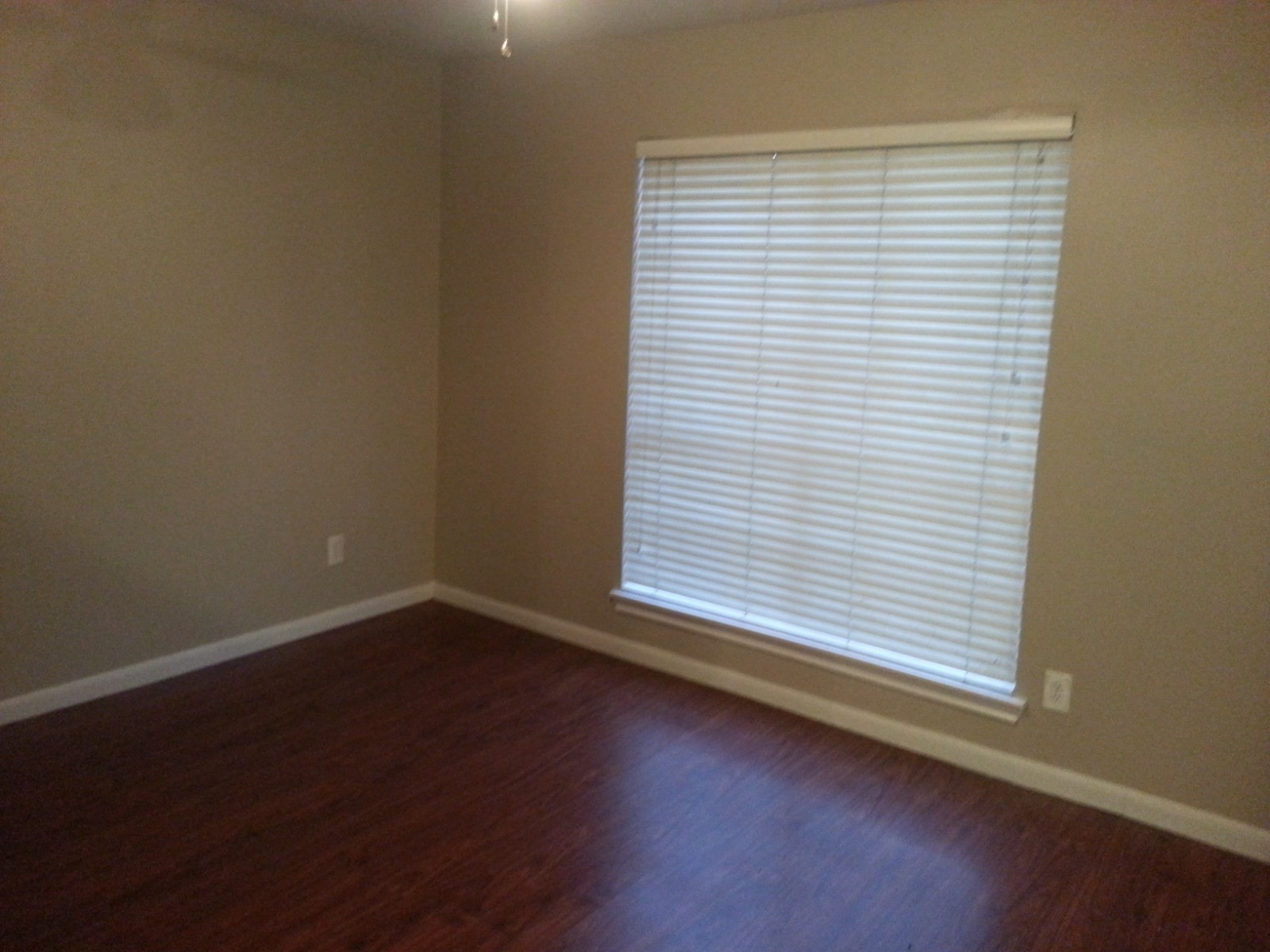 4918 Christopher Place Property Photo 6