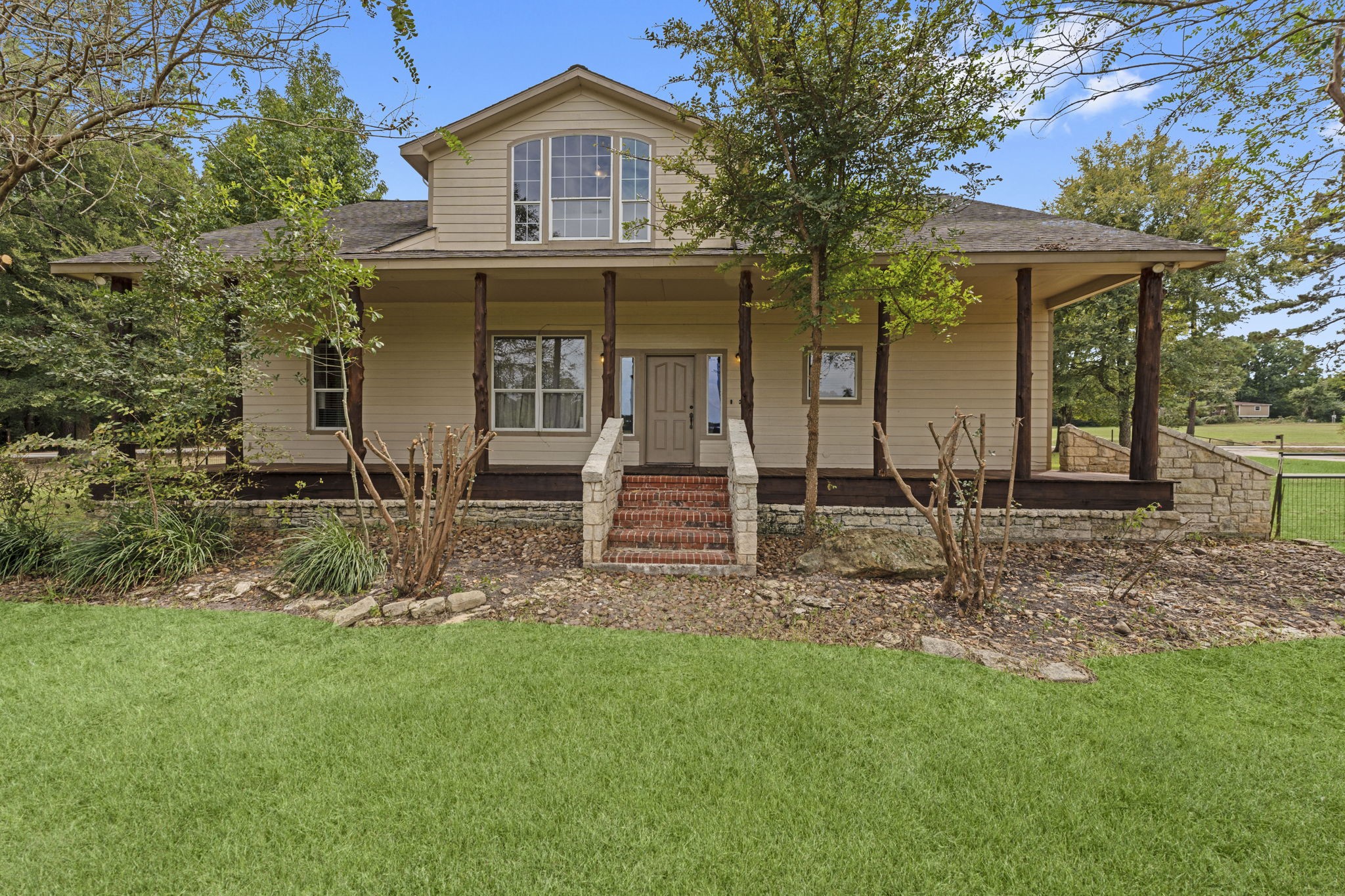 1250 S Pine Lake Road Property Photo 1