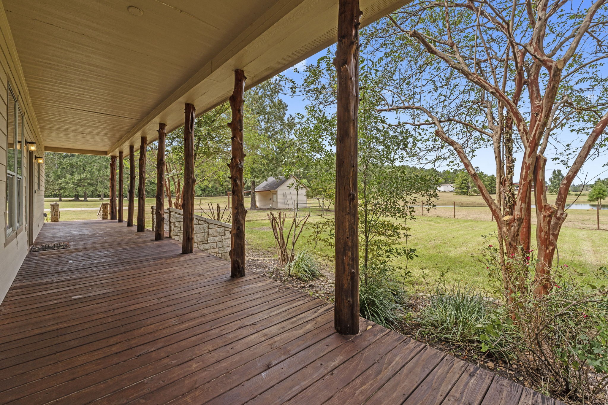 1250 S Pine Lake Road Property Photo 4