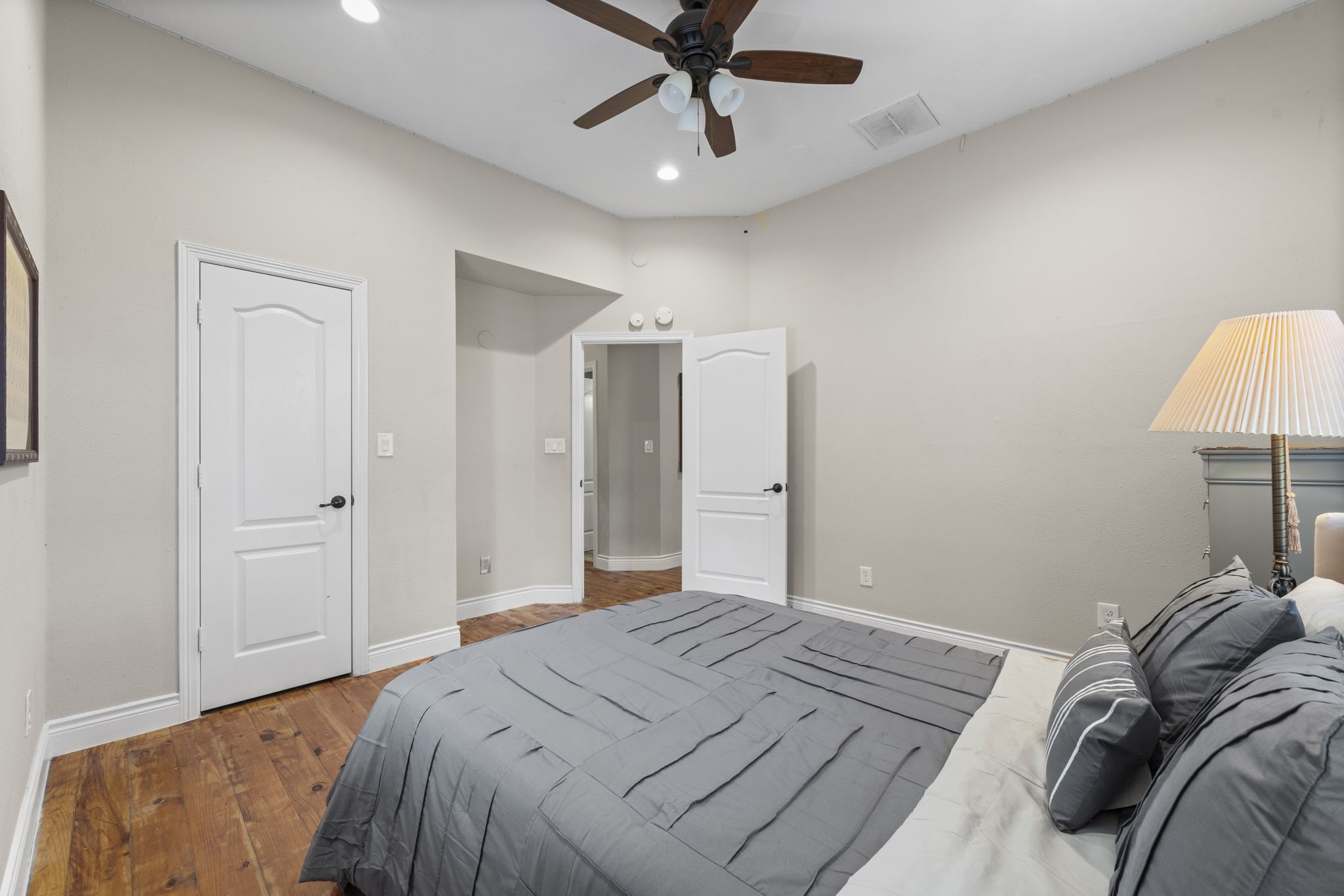 1250 S Pine Lake Road Property Photo 21