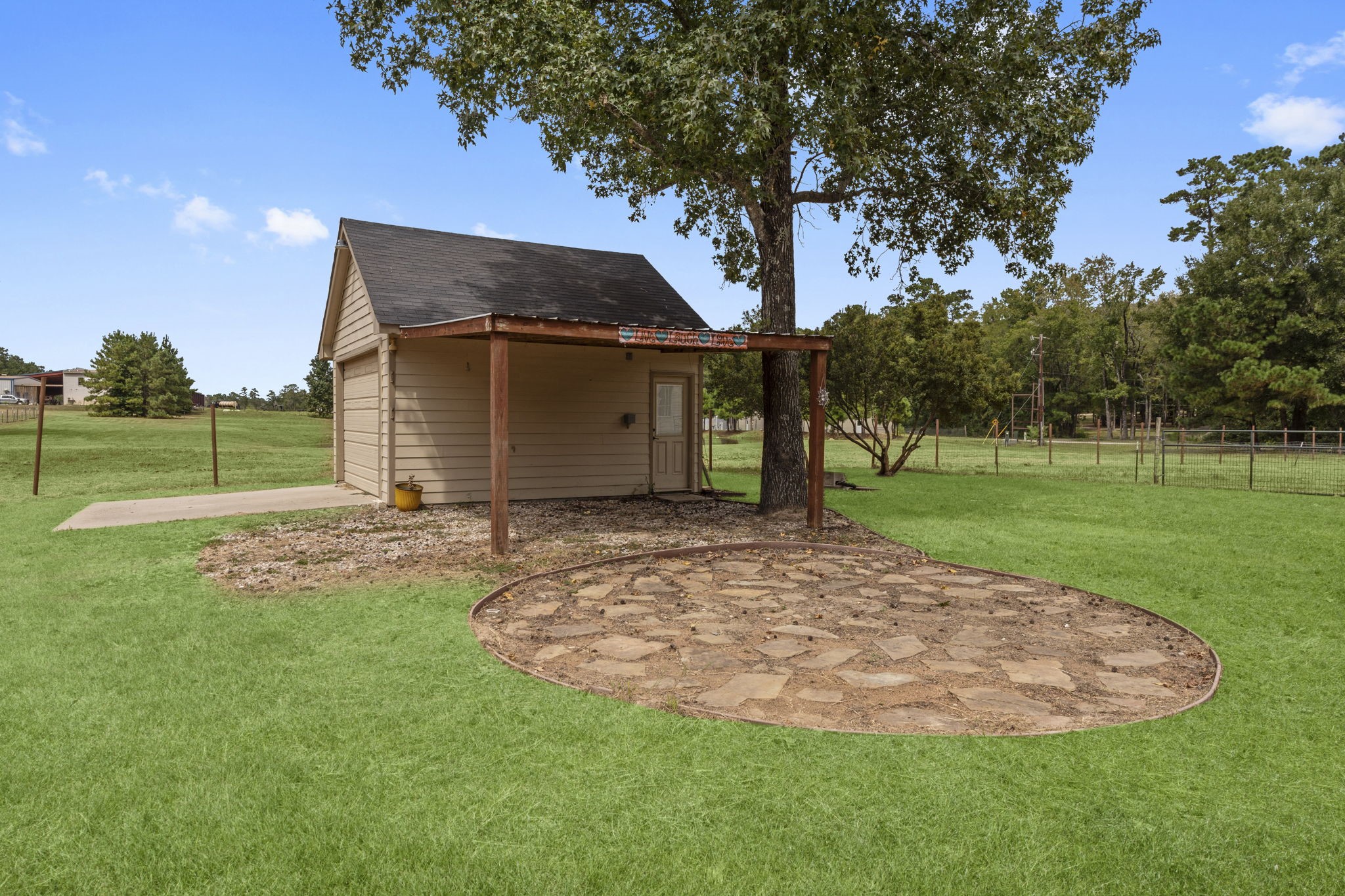 1250 S Pine Lake Road Property Photo 37