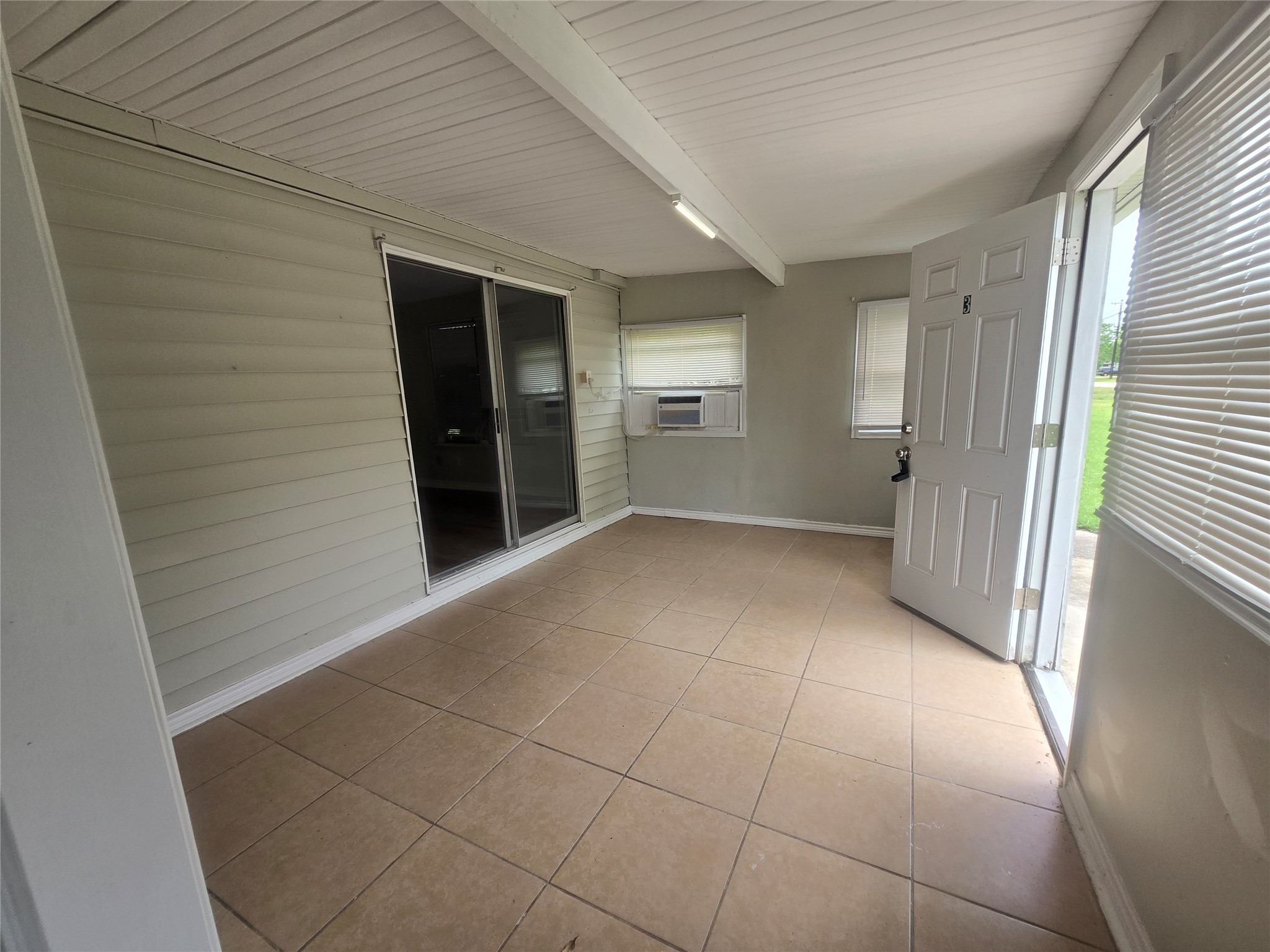 202 N Logan Street Property Photo 1