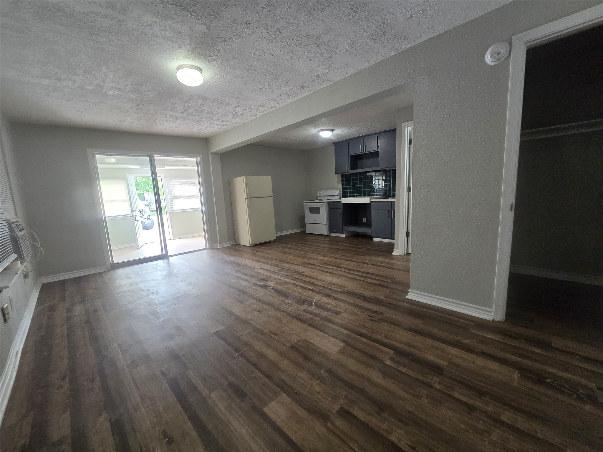 202 N Logan Street Property Photo 8