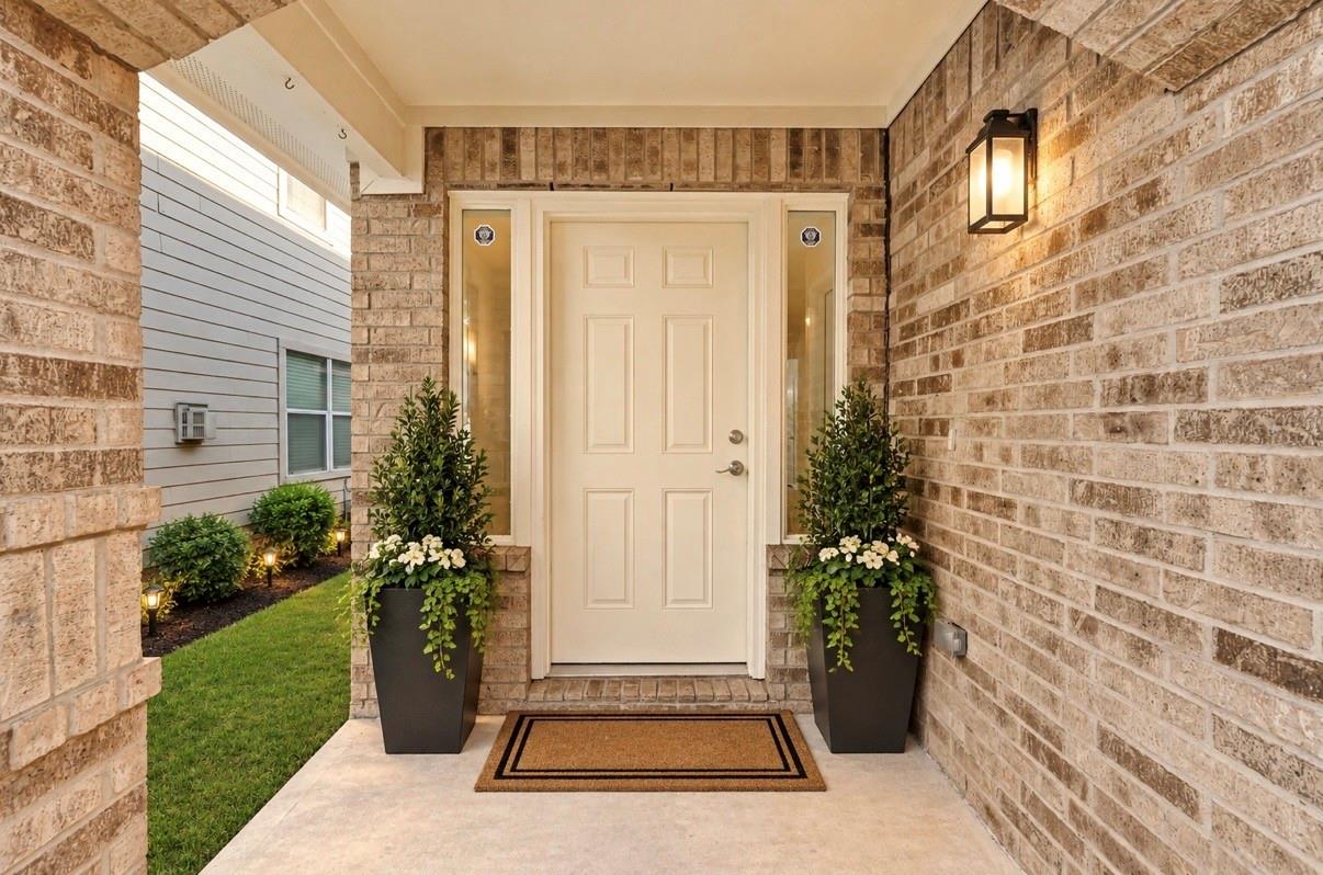 1107 Hampton Villa Lane Property Photo 2