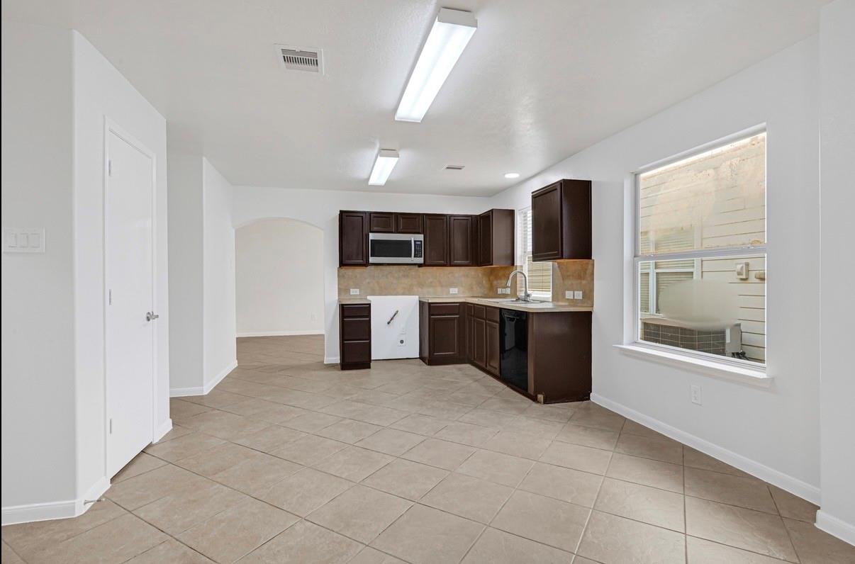 1107 Hampton Villa Lane Property Photo 12