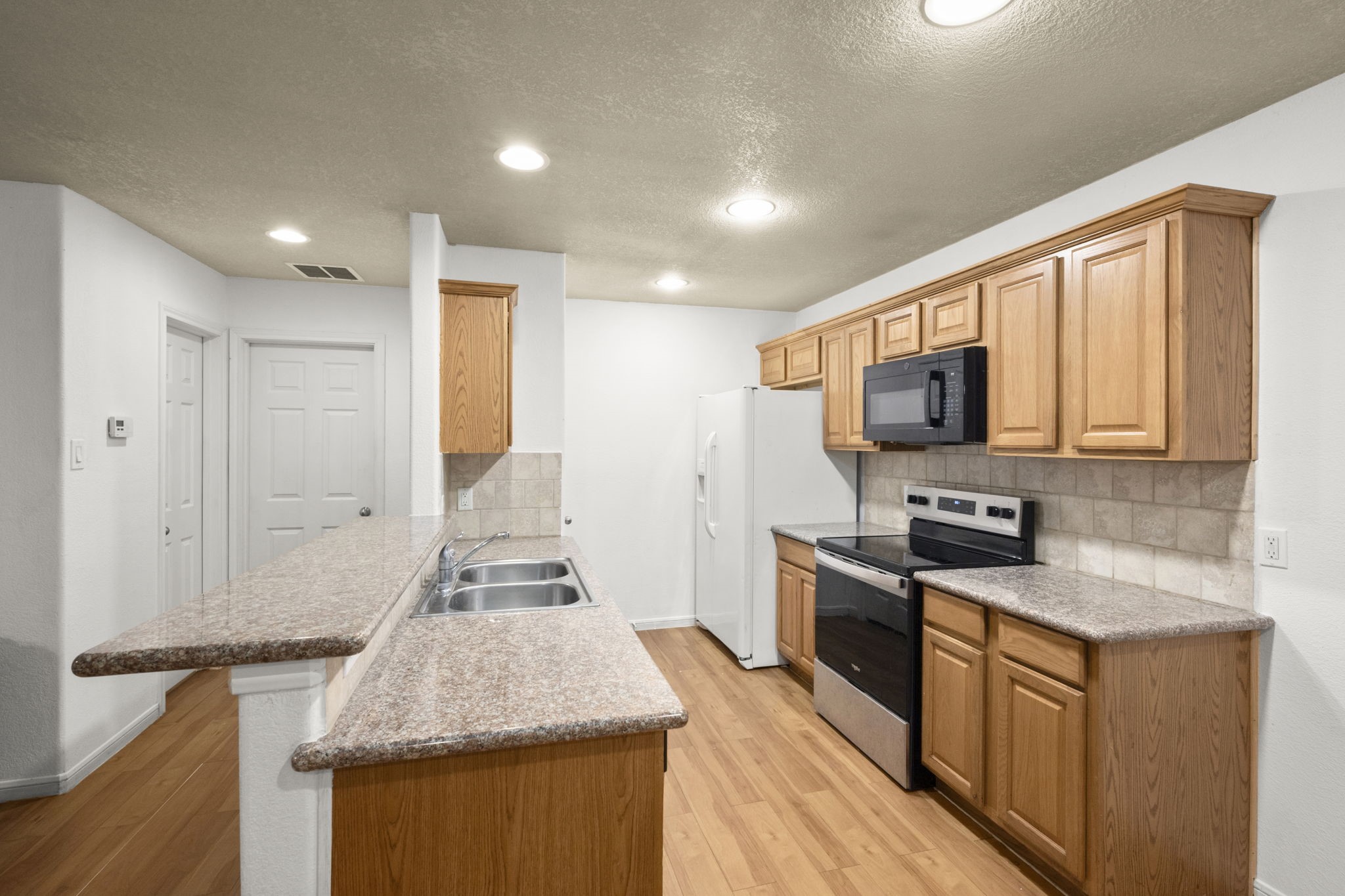 16803 Crestmont Property Photo 9