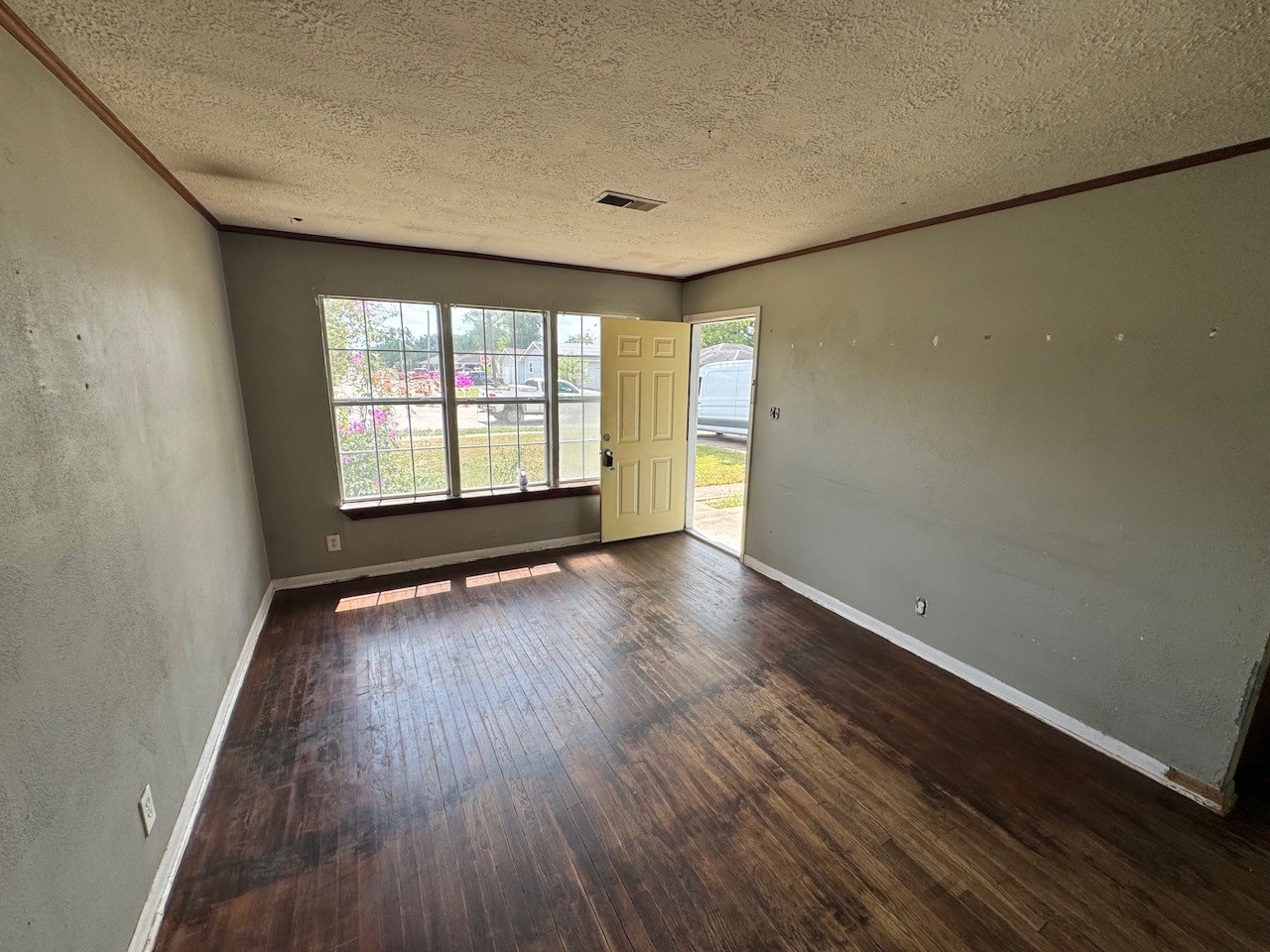 2819 Thomas Avenue Property Photo 4