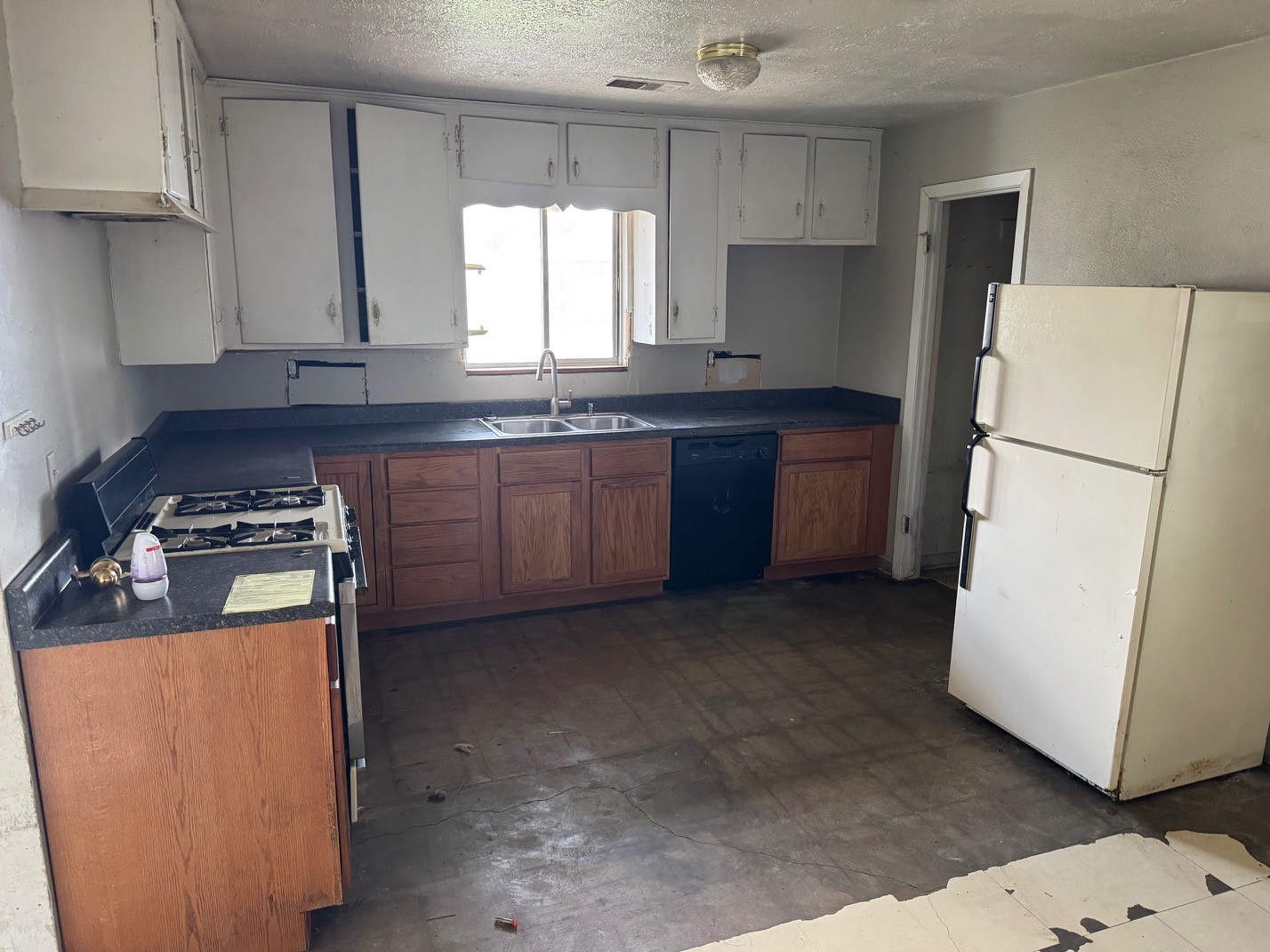 2819 Thomas Avenue Property Photo 8