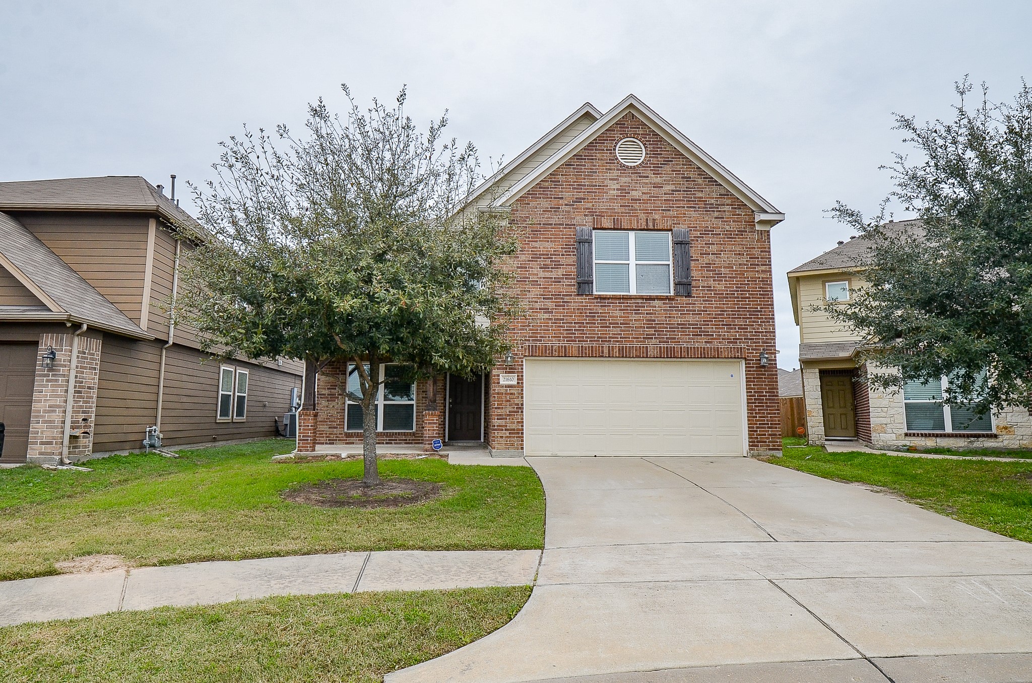 21610 Yeaney Drive Property Photo 2