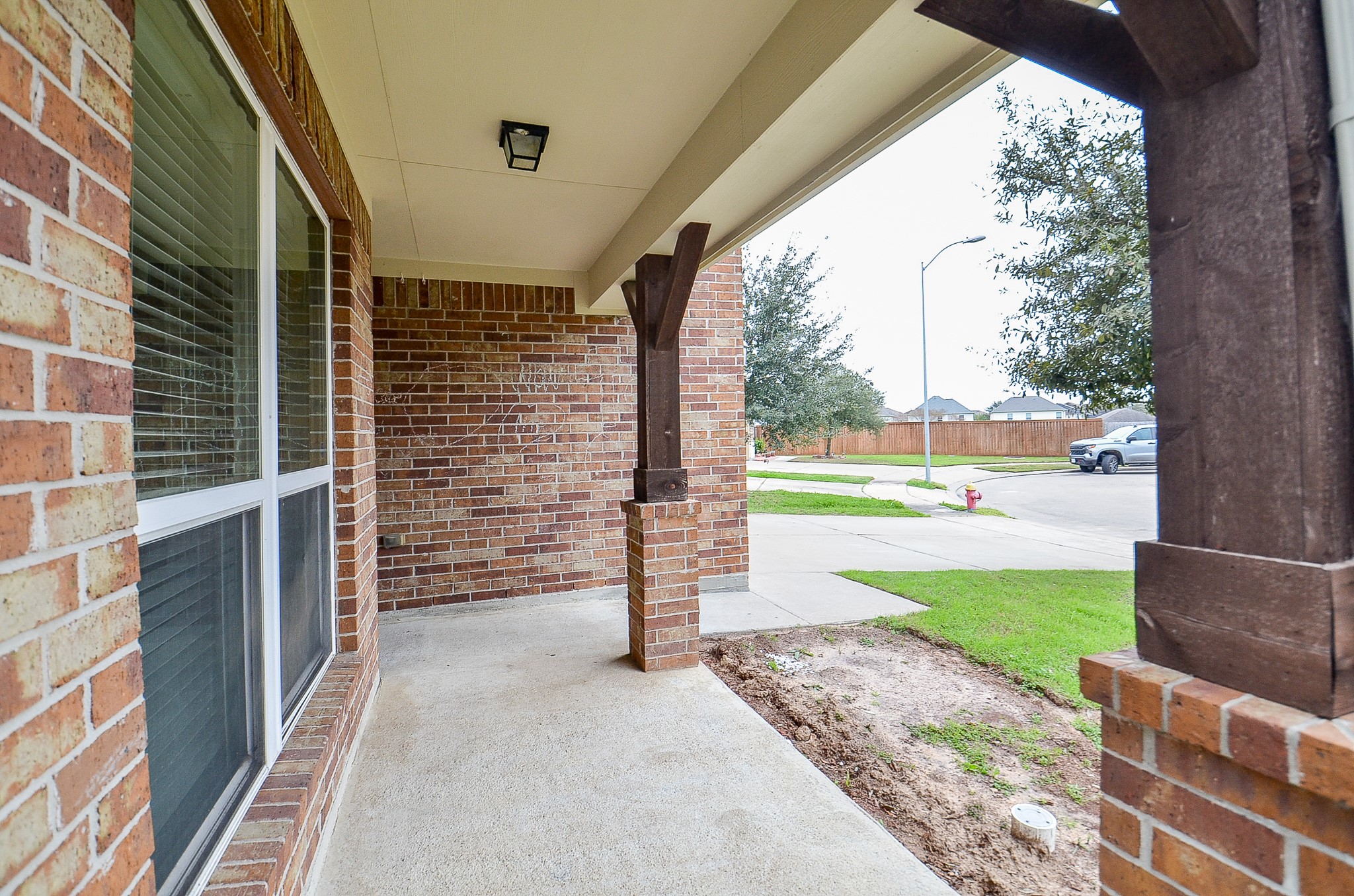 21610 Yeaney Drive Property Photo 4