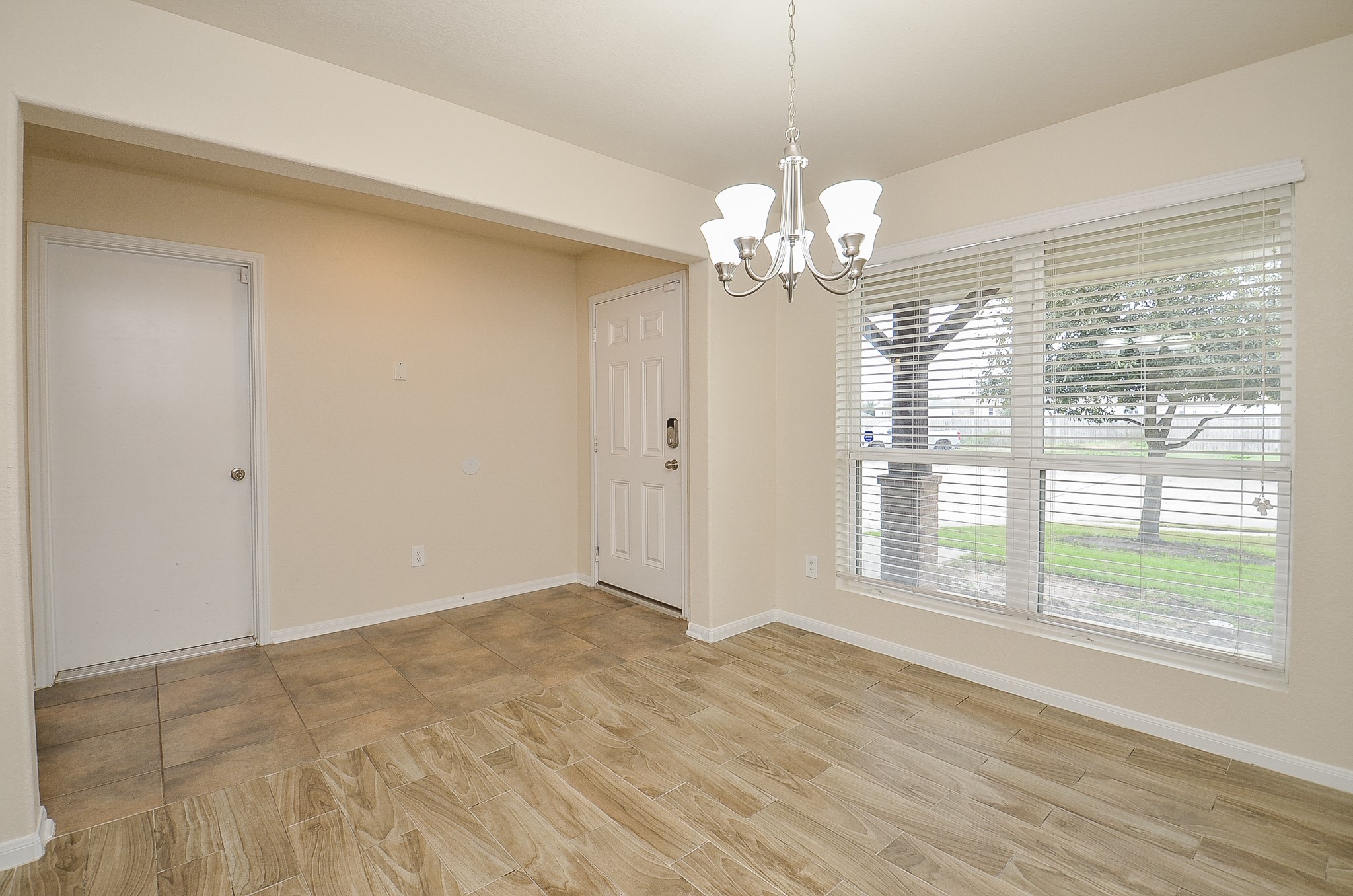21610 Yeaney Drive Property Photo 6