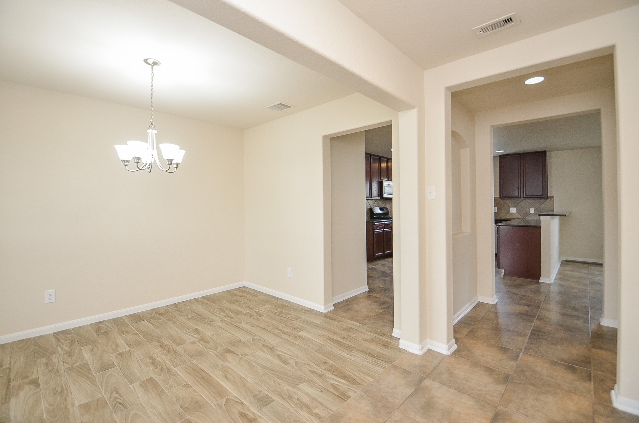 21610 Yeaney Drive Property Photo 7