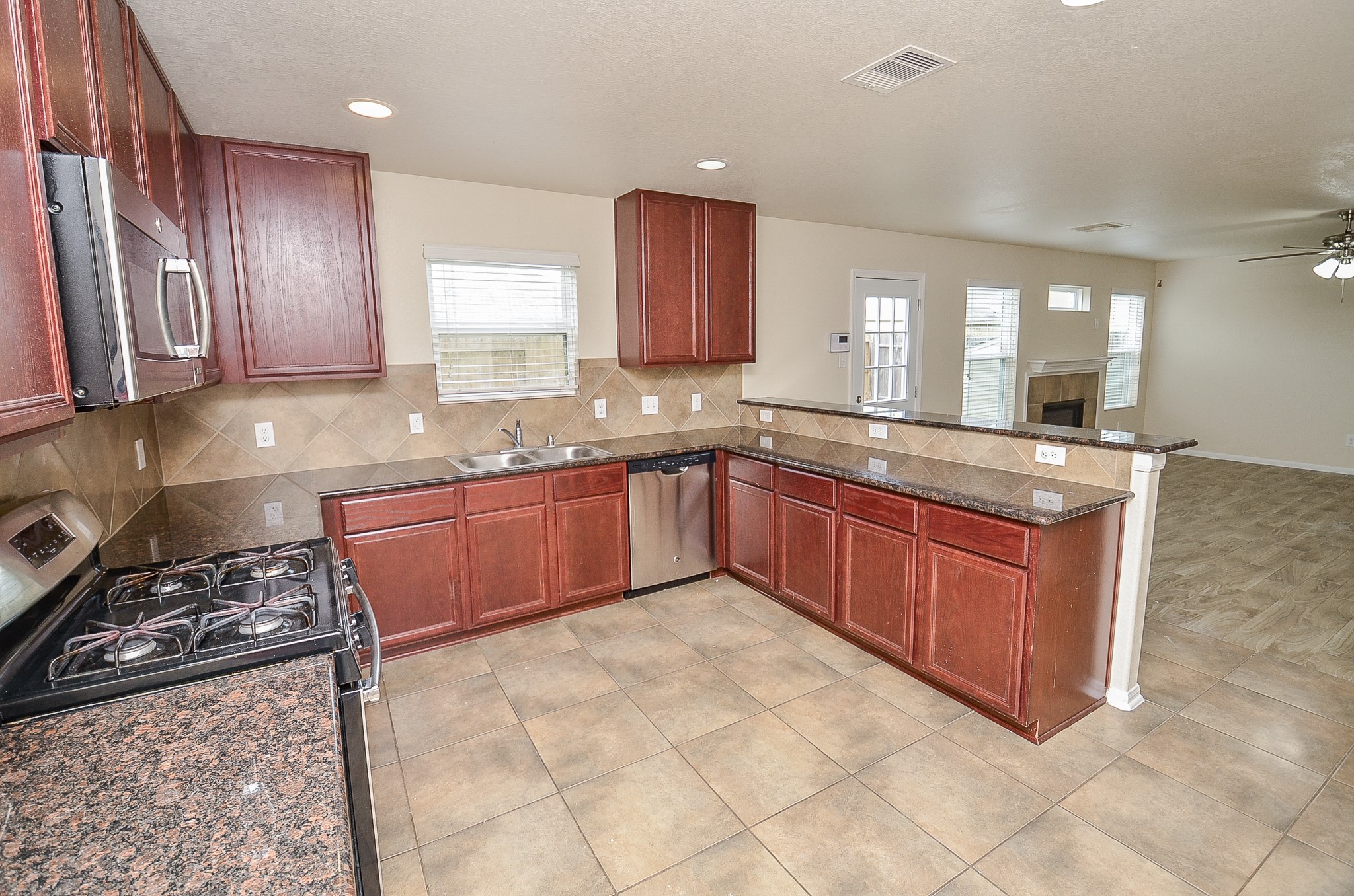 21610 Yeaney Drive Property Photo 9