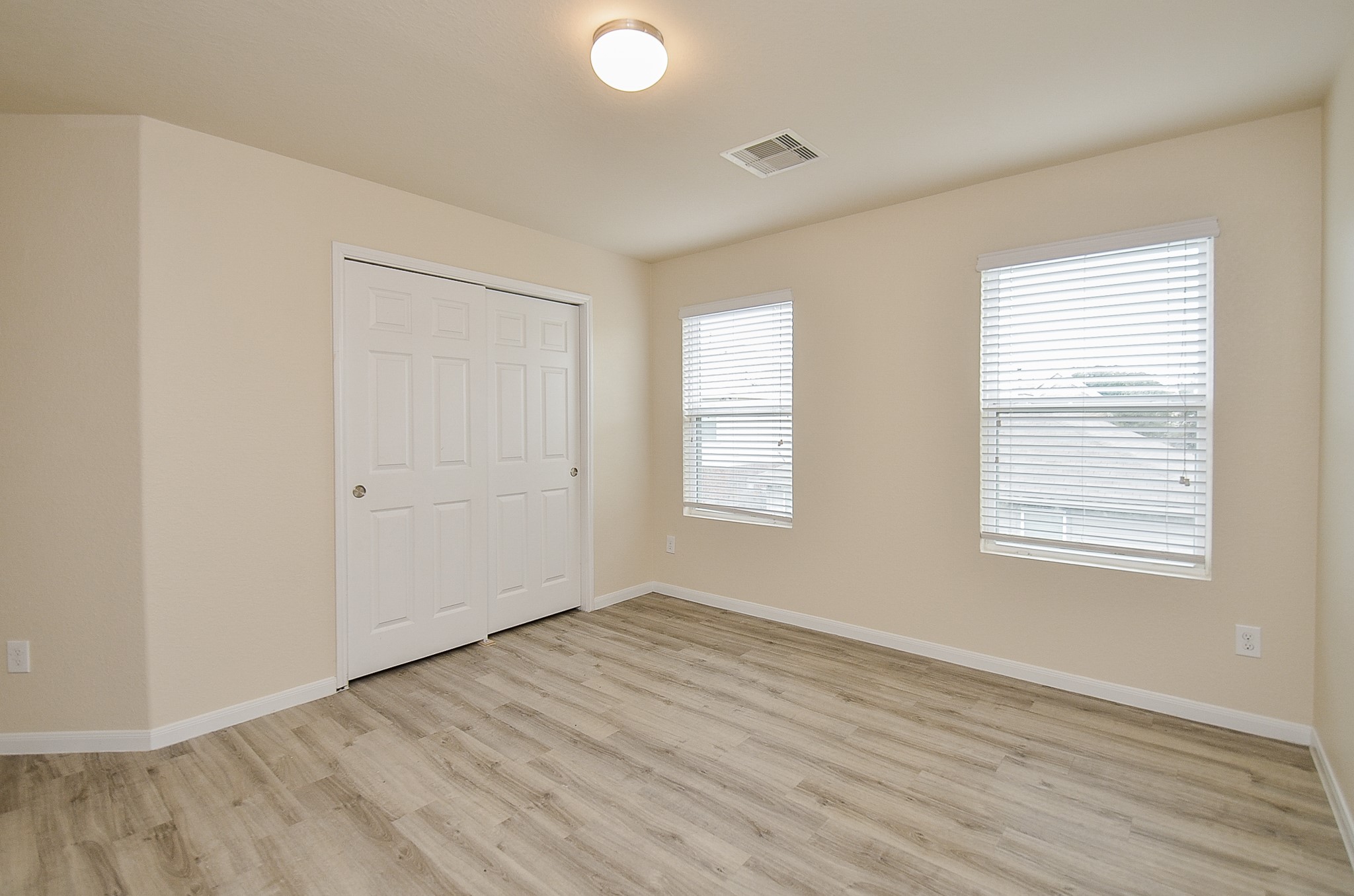 21610 Yeaney Drive Property Photo 16