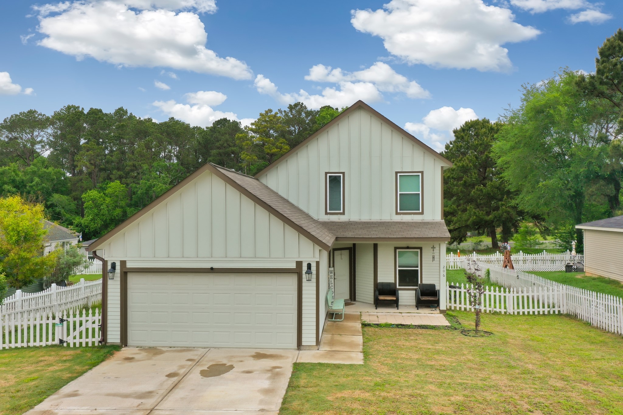 206 Iris Property Photo 4