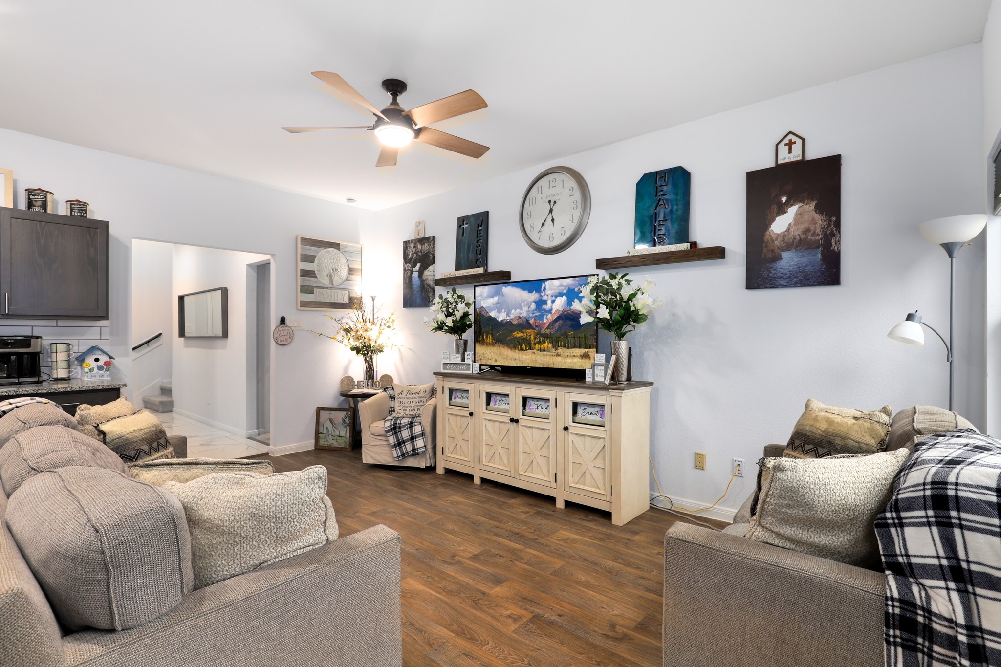 206 Iris Property Photo 9