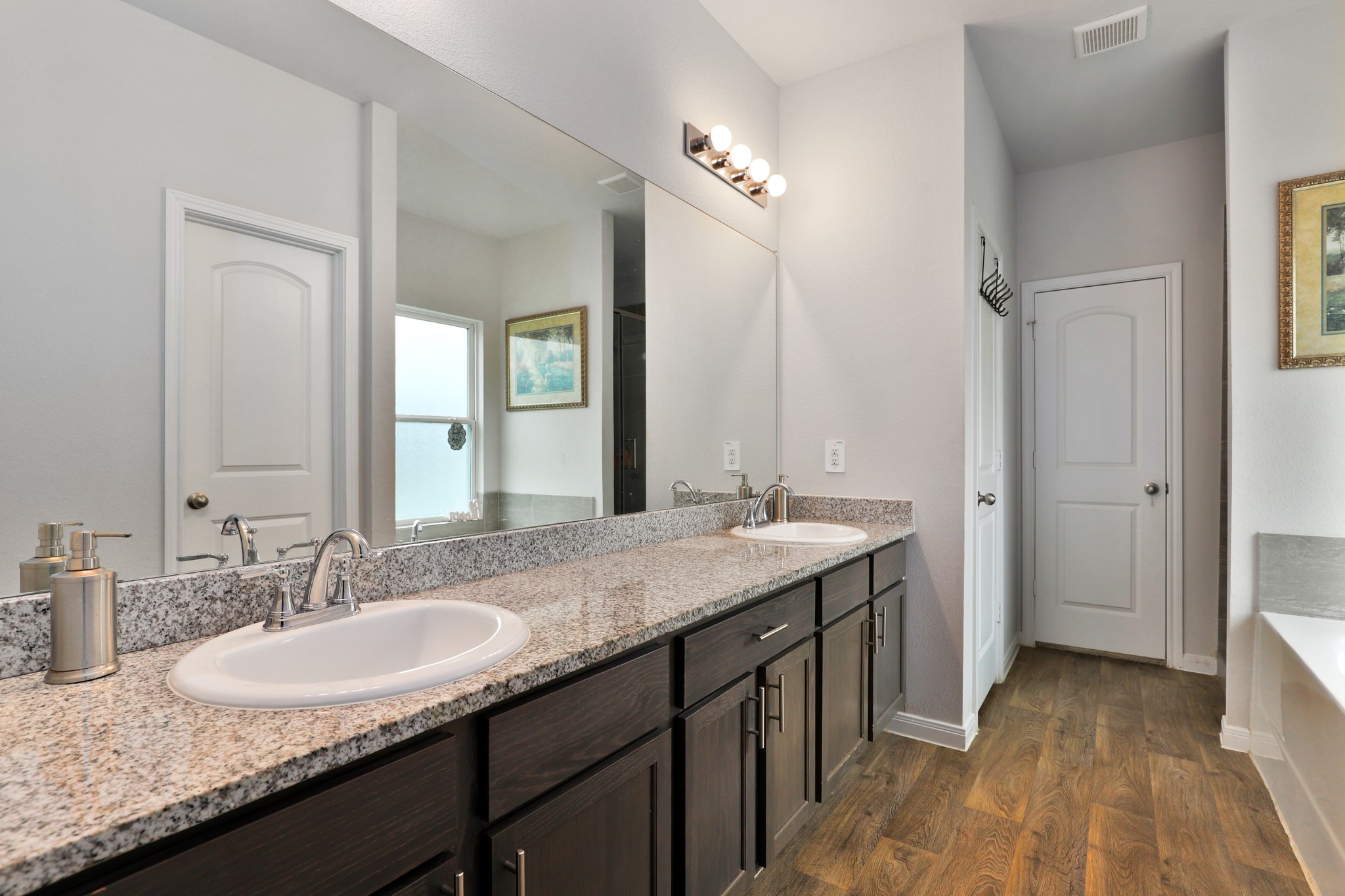 206 Iris Property Photo 23