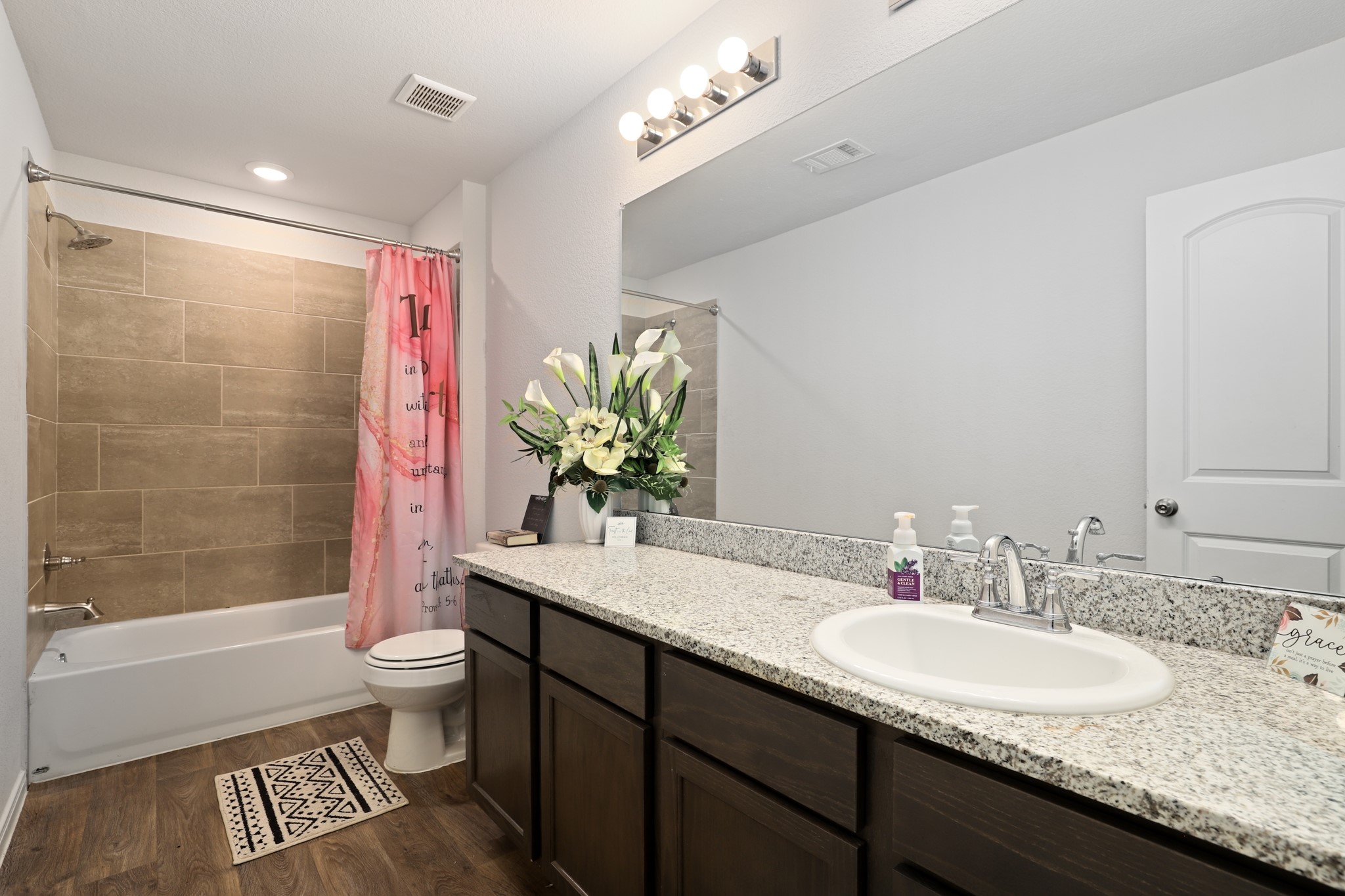 206 Iris Property Photo 29