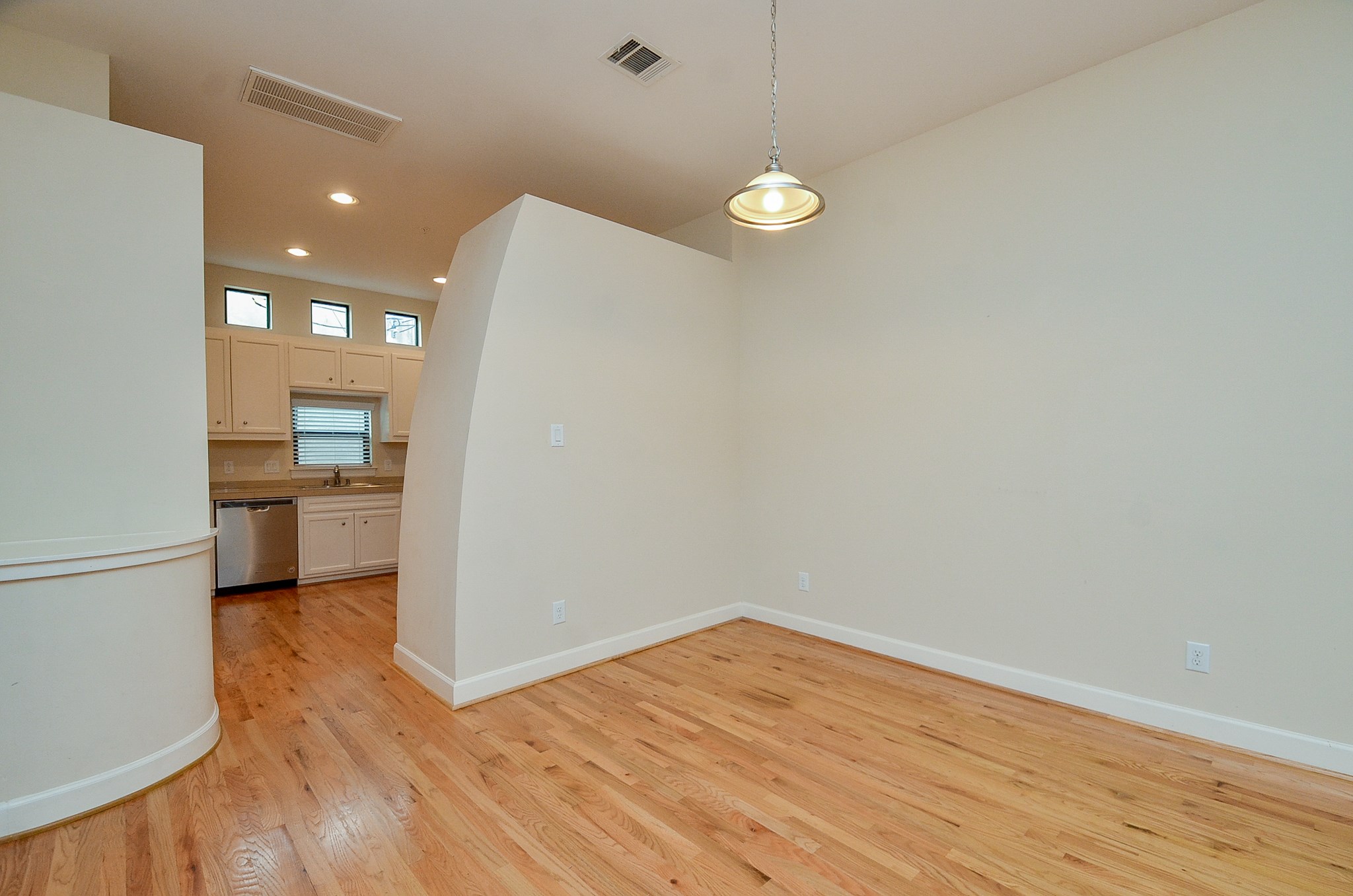 11315 S Main Street 301 Property Photo 6