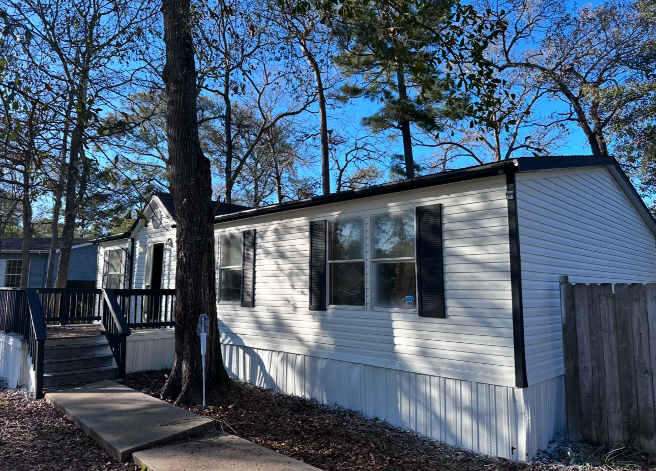 16443 Brittany Way Property Photo 1