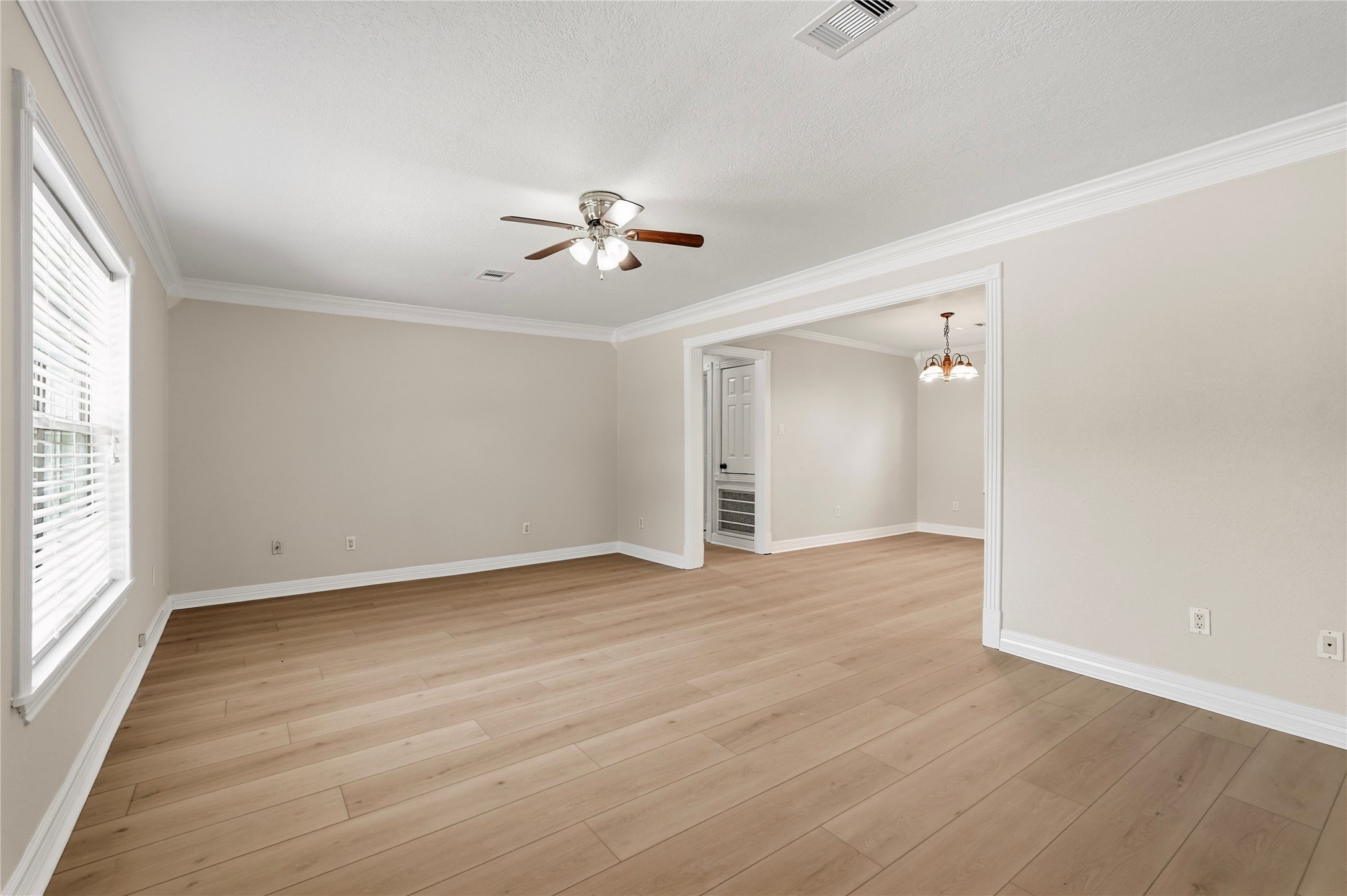 217 W Wilkins Street Property Photo 2