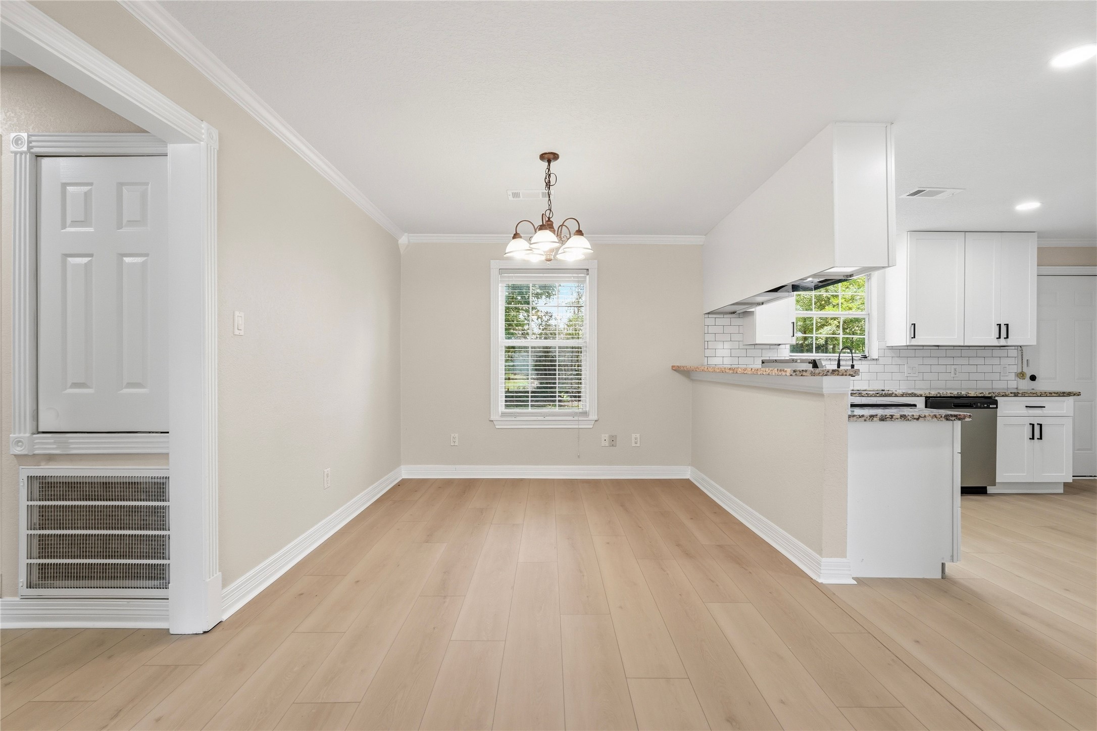 217 W Wilkins Street Property Photo 6