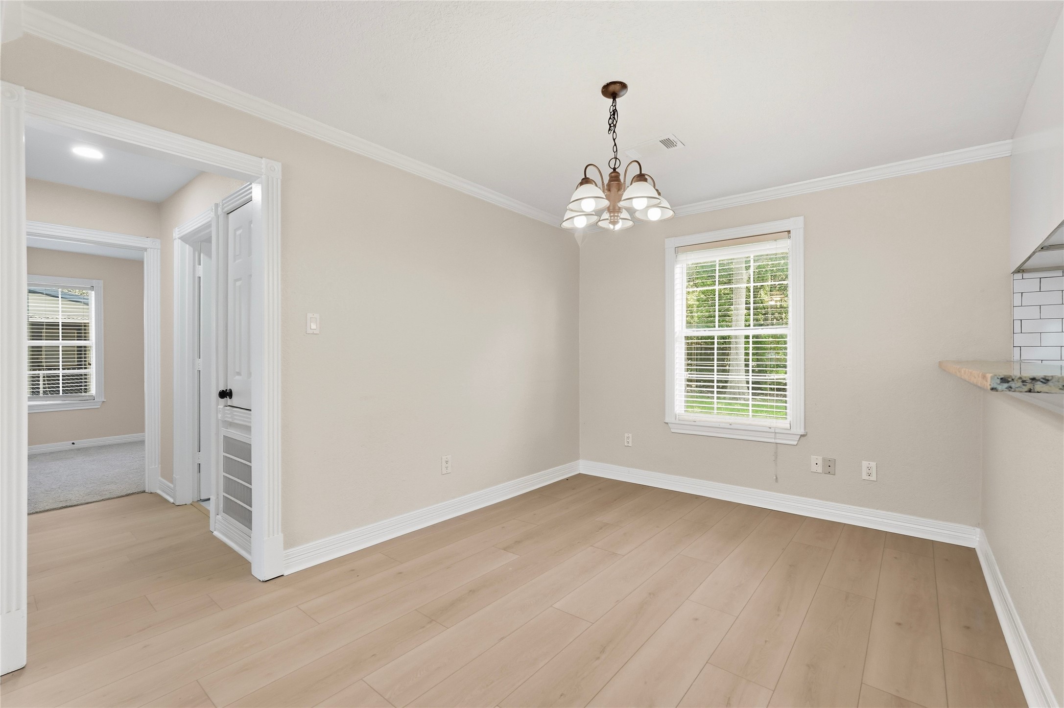 217 W Wilkins Street Property Photo 7