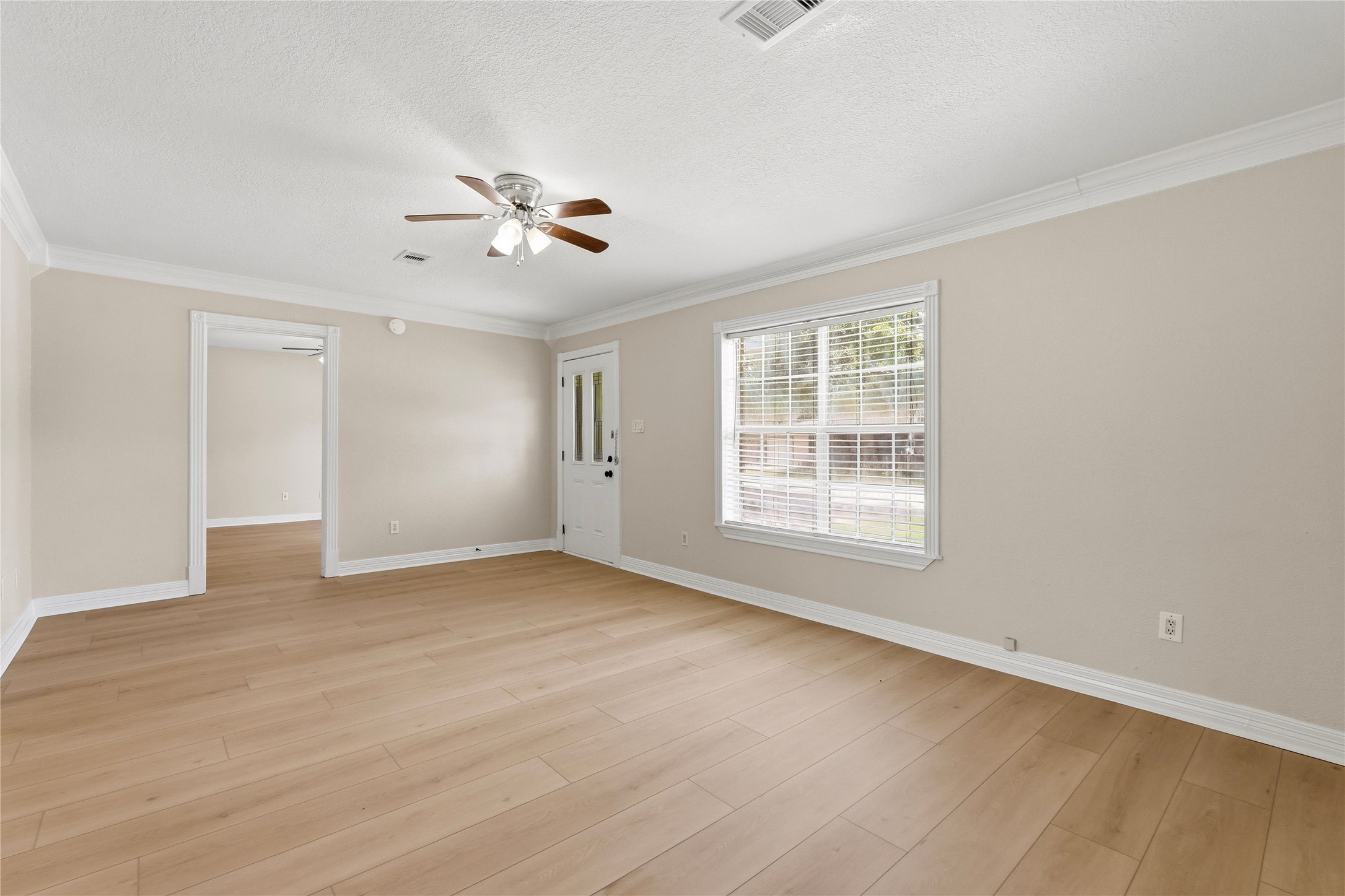 217 W Wilkins Street Property Photo 9