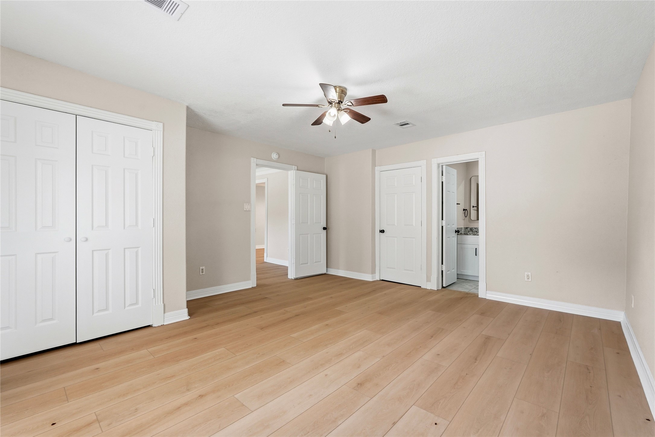 217 W Wilkins Street Property Photo 12