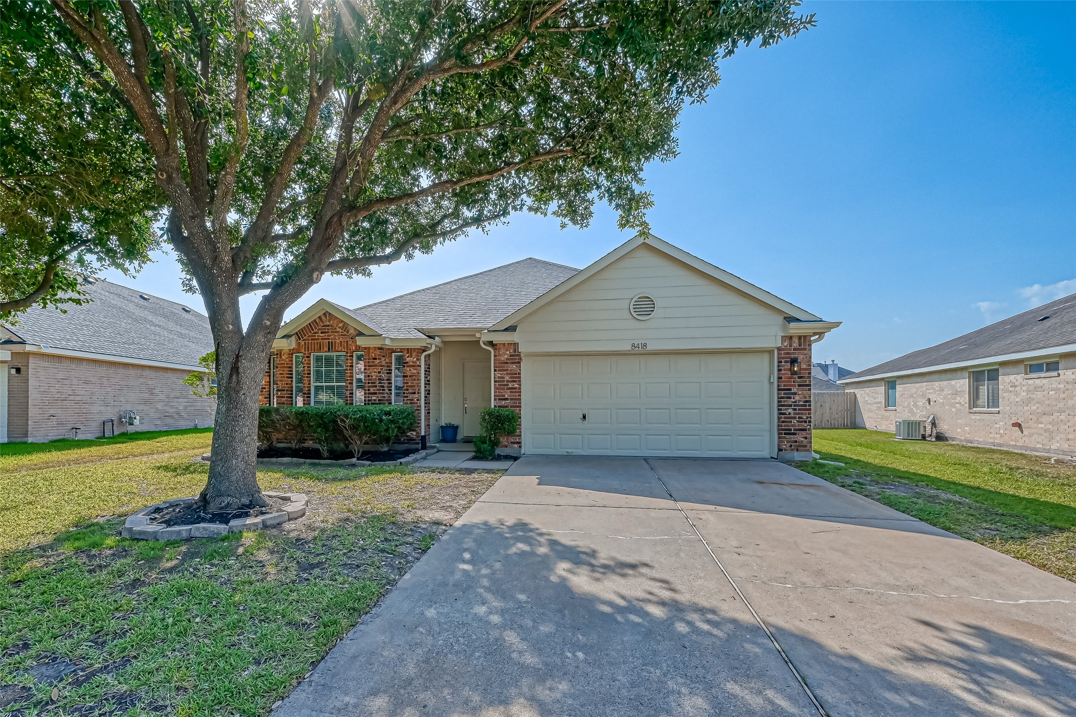 8418 Woodland Knoll Lane Property Photo 1
