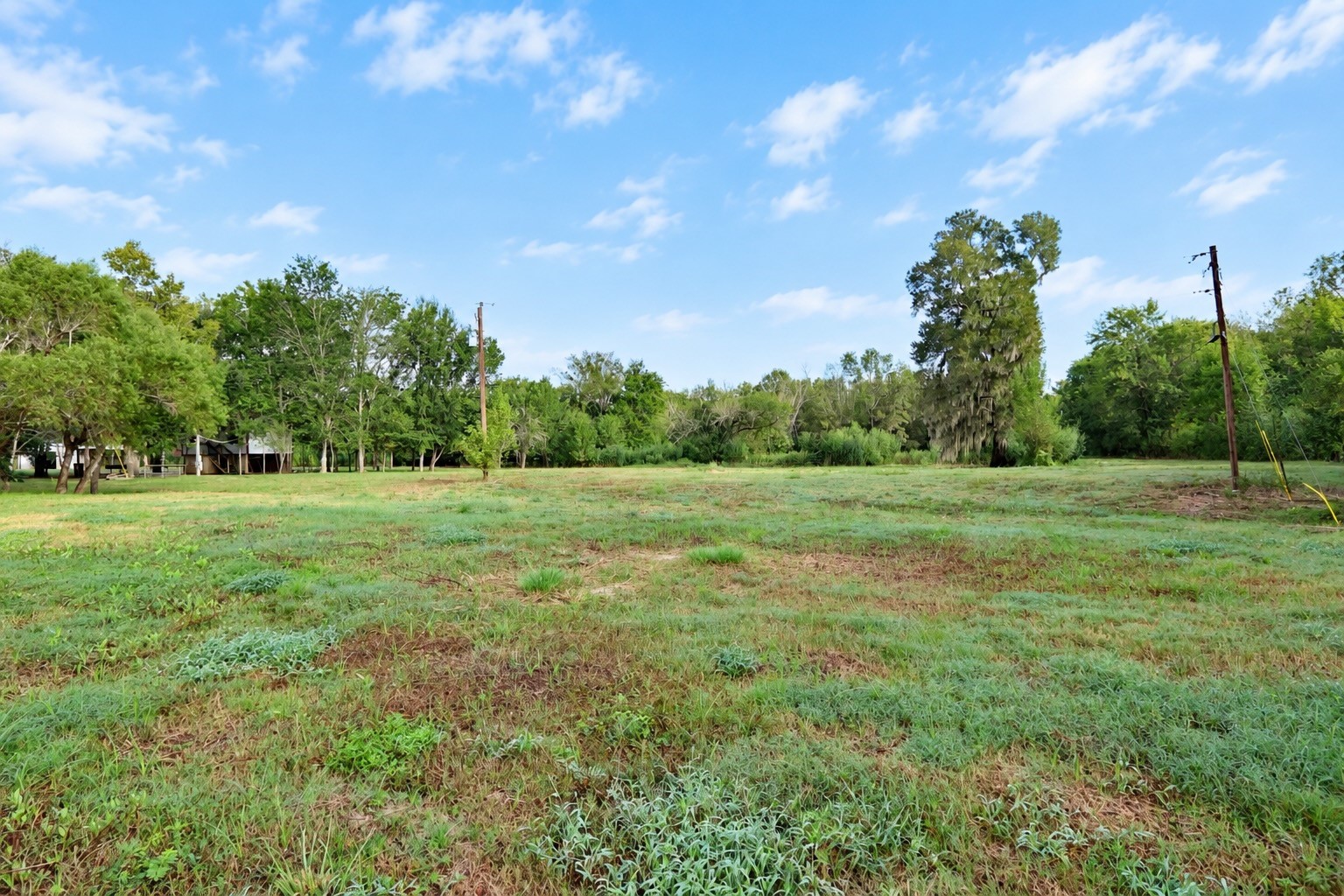 126 Kings Point Rd Property Photo 3