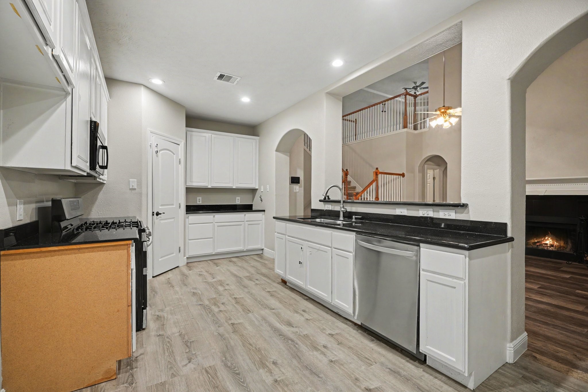 3808 Armand Drive Property Photo 4