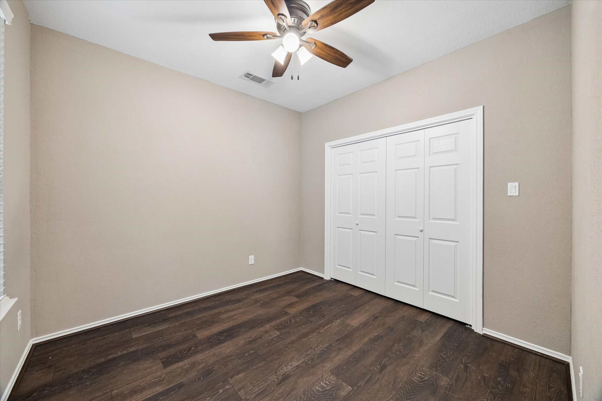 8612 Cedardale Park Drive Property Photo 12