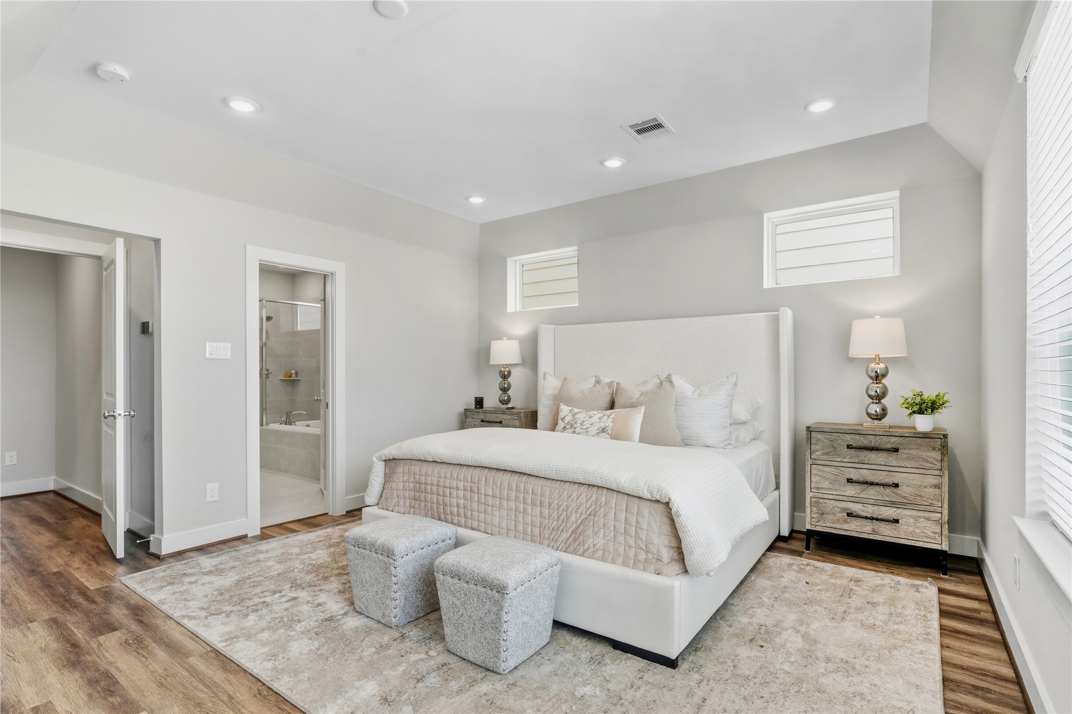 1254 N Post Oak Road A Property Photo 22