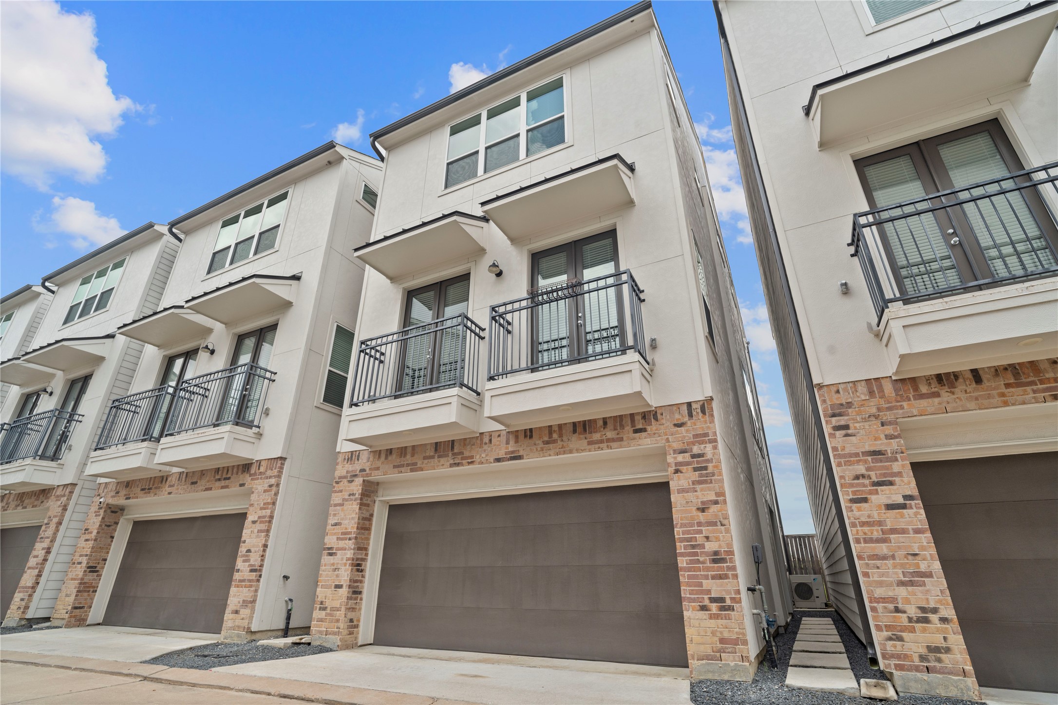 1254 N Post Oak Road A Property Photo 32