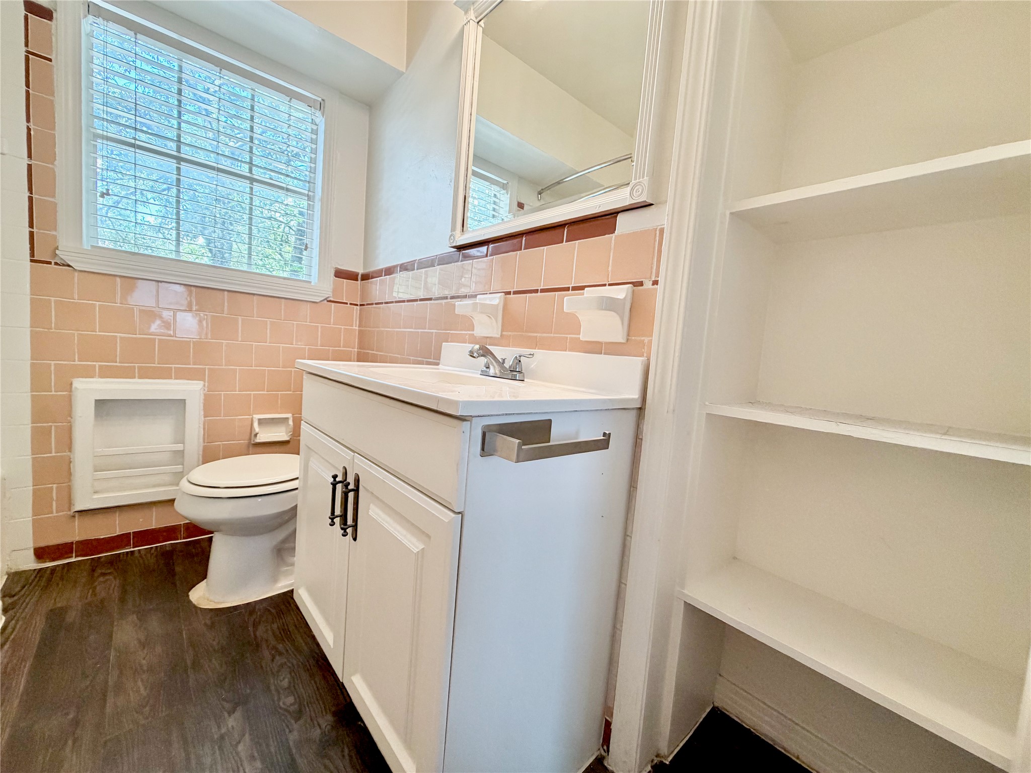 218 W 15th Street L Property Photo 15