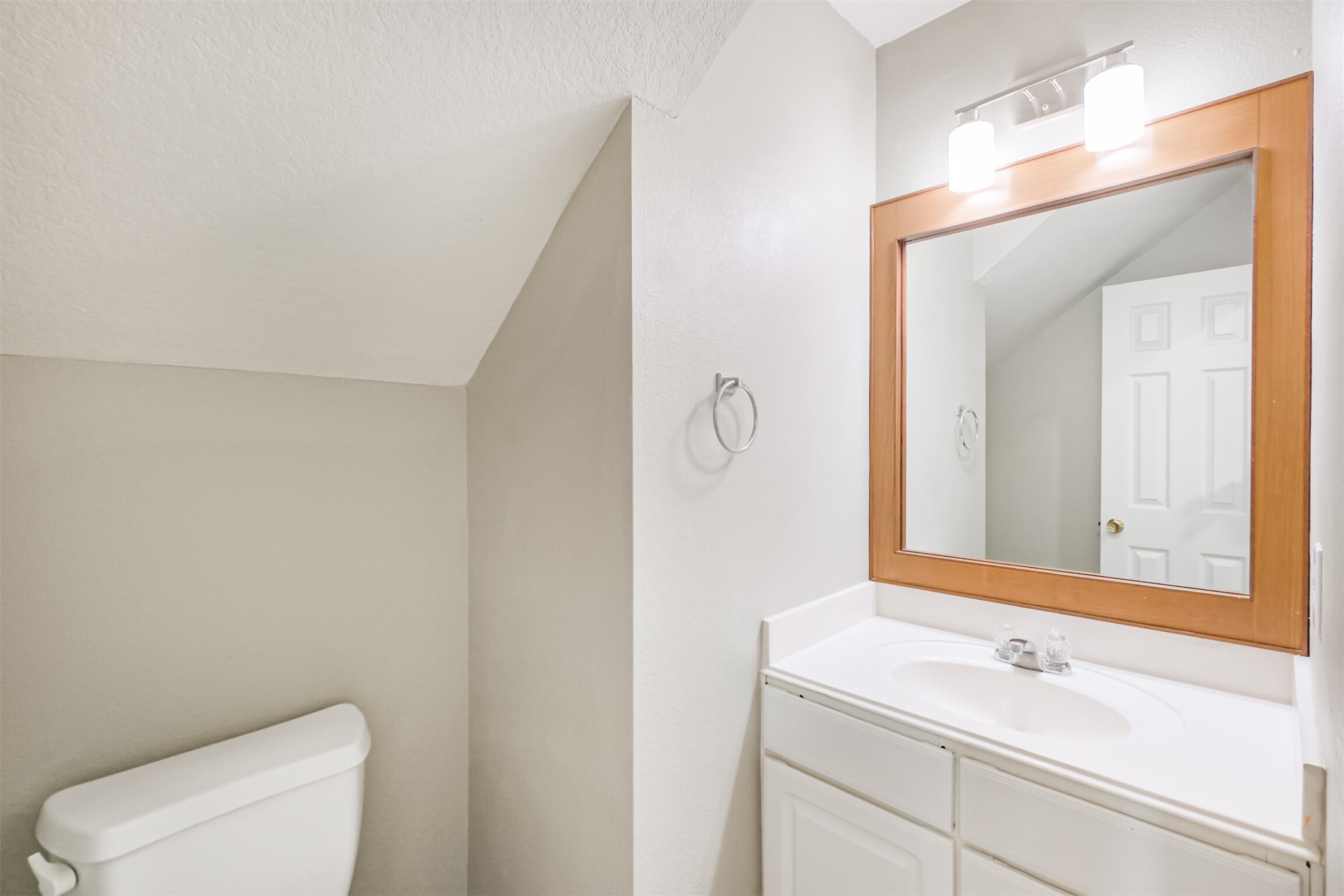 5626 Calm Court Property Photo 16