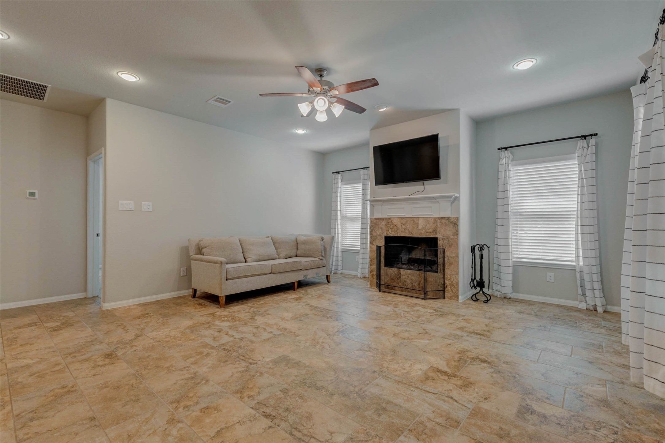 3811 Springcrest Property Photo 8