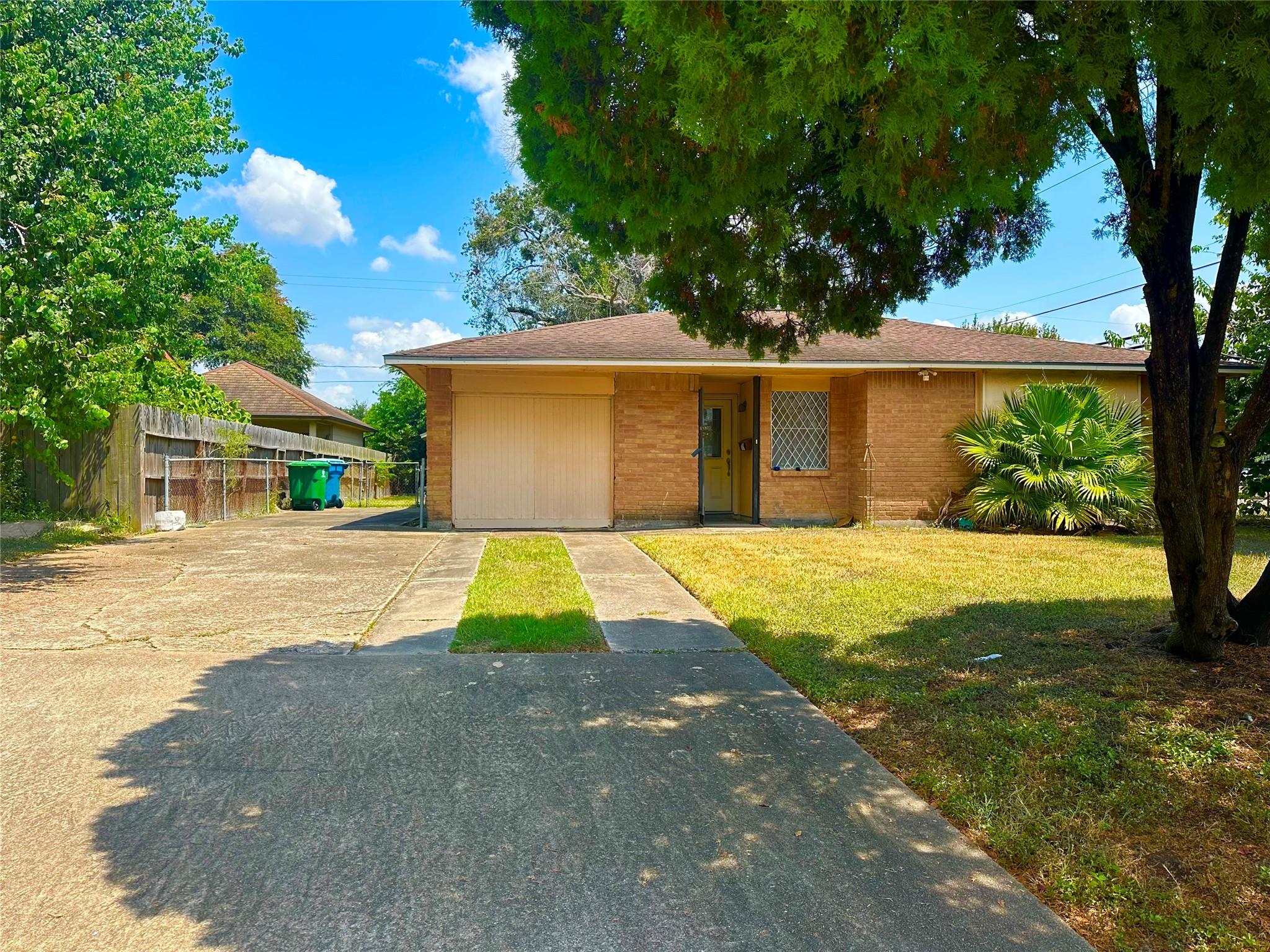 5502 Mackinaw Street Property Photo 1