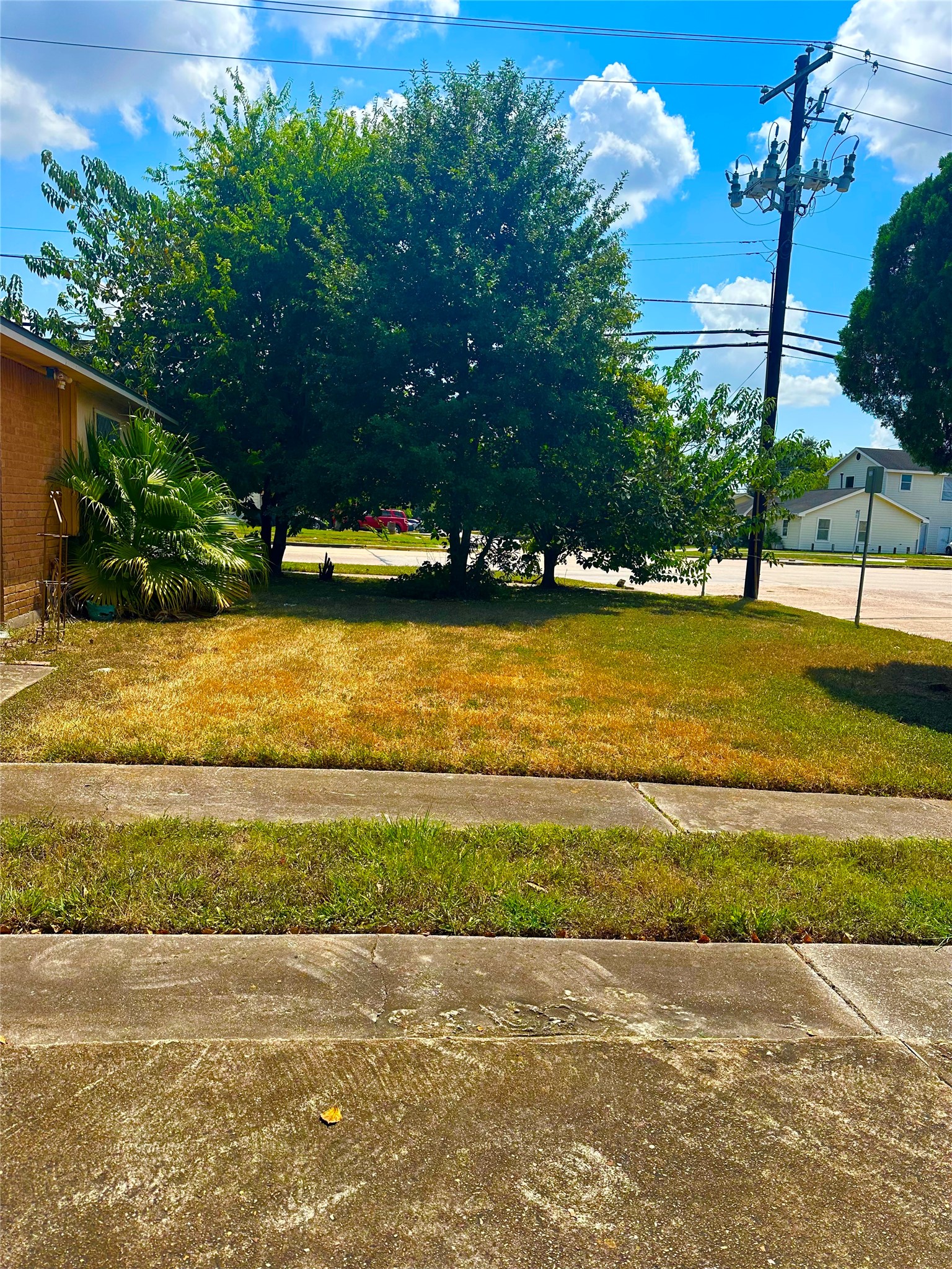 5502 Mackinaw Street Property Photo 3