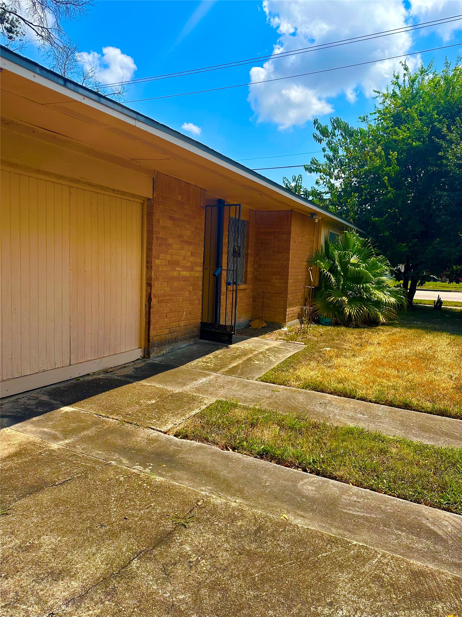 5502 Mackinaw Street Property Photo 4
