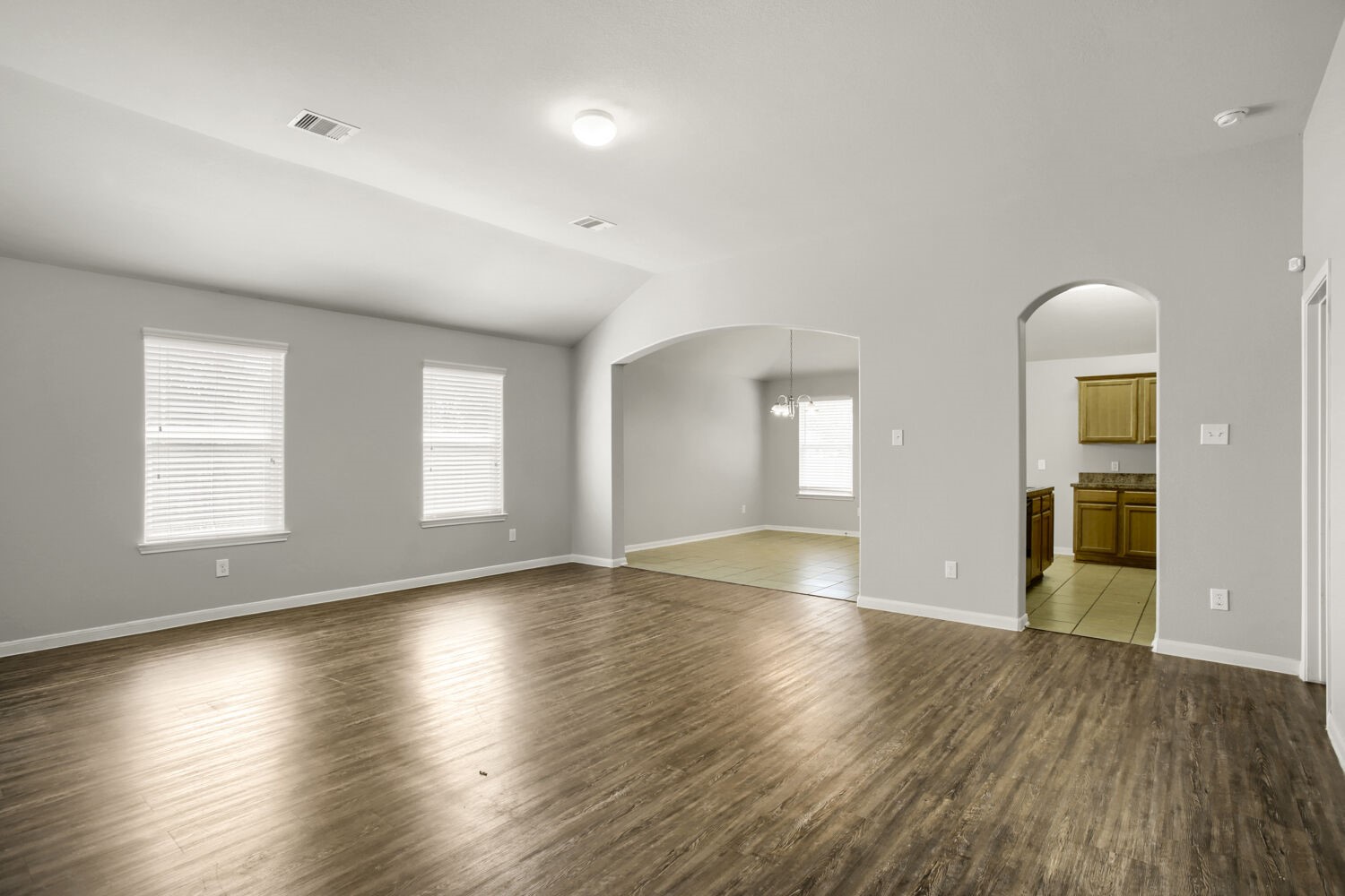 12443 Ridgecrest Drive Property Photo 4
