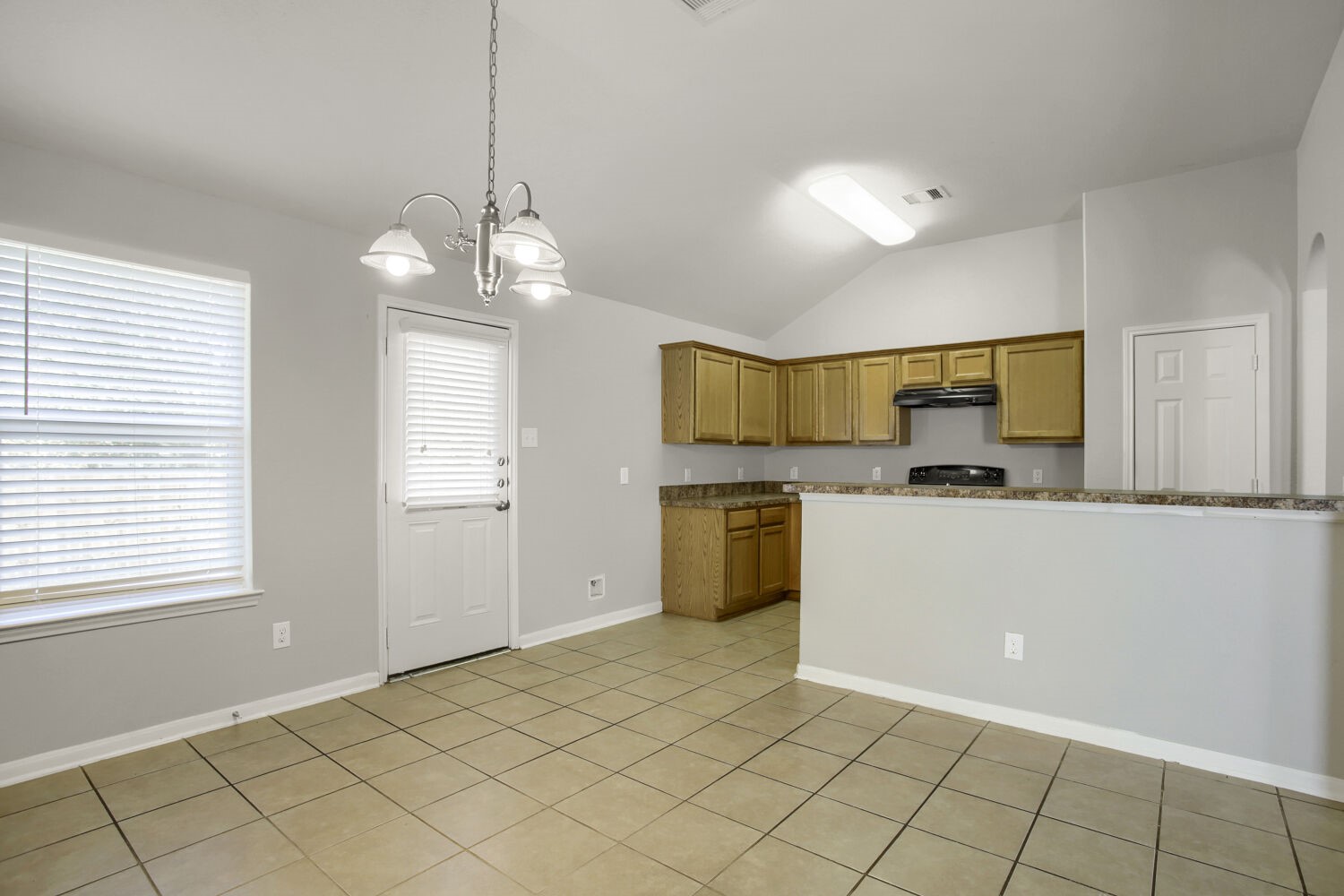 12443 Ridgecrest Drive Property Photo 7