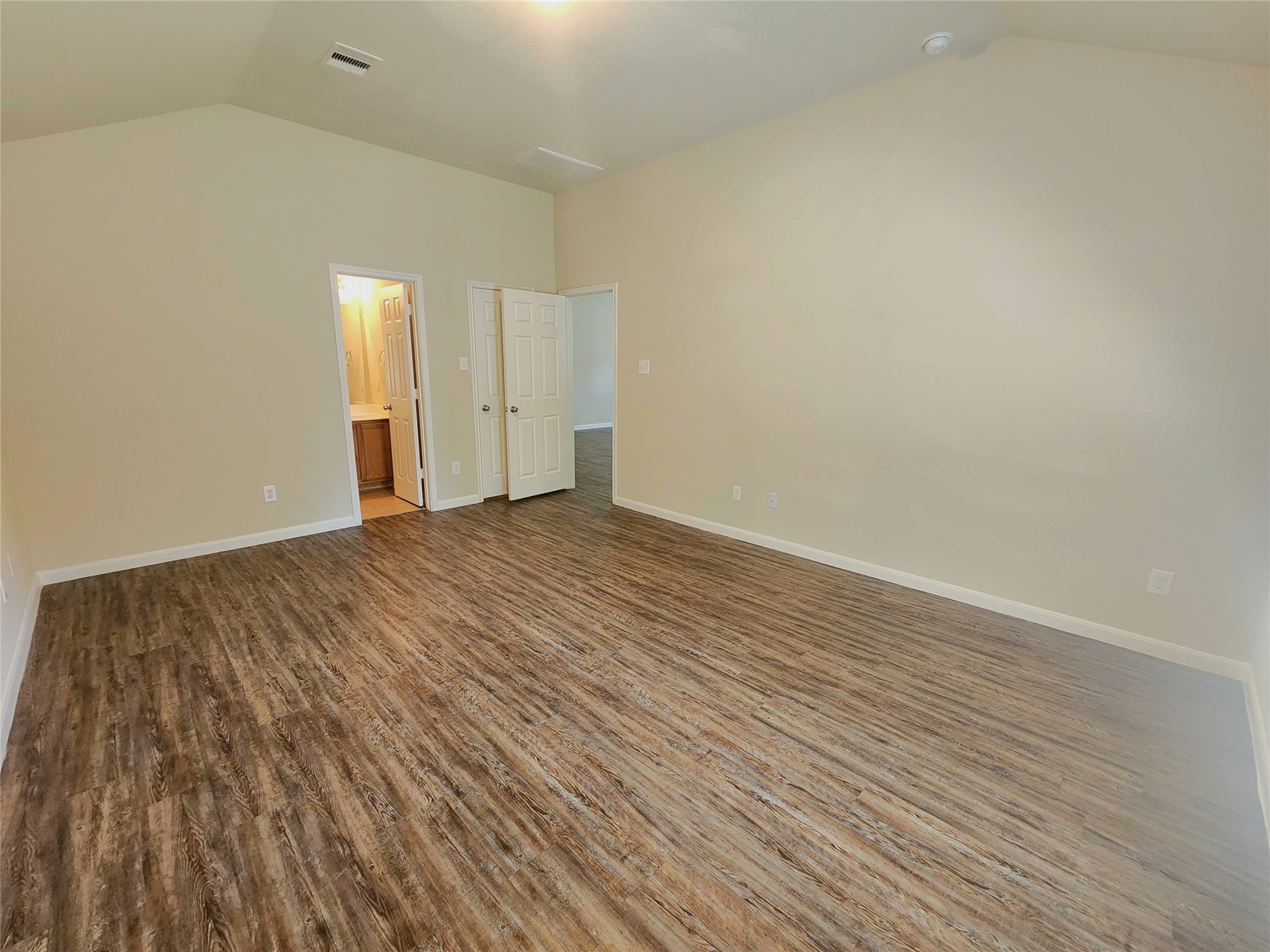 12443 Ridgecrest Drive Property Photo 8