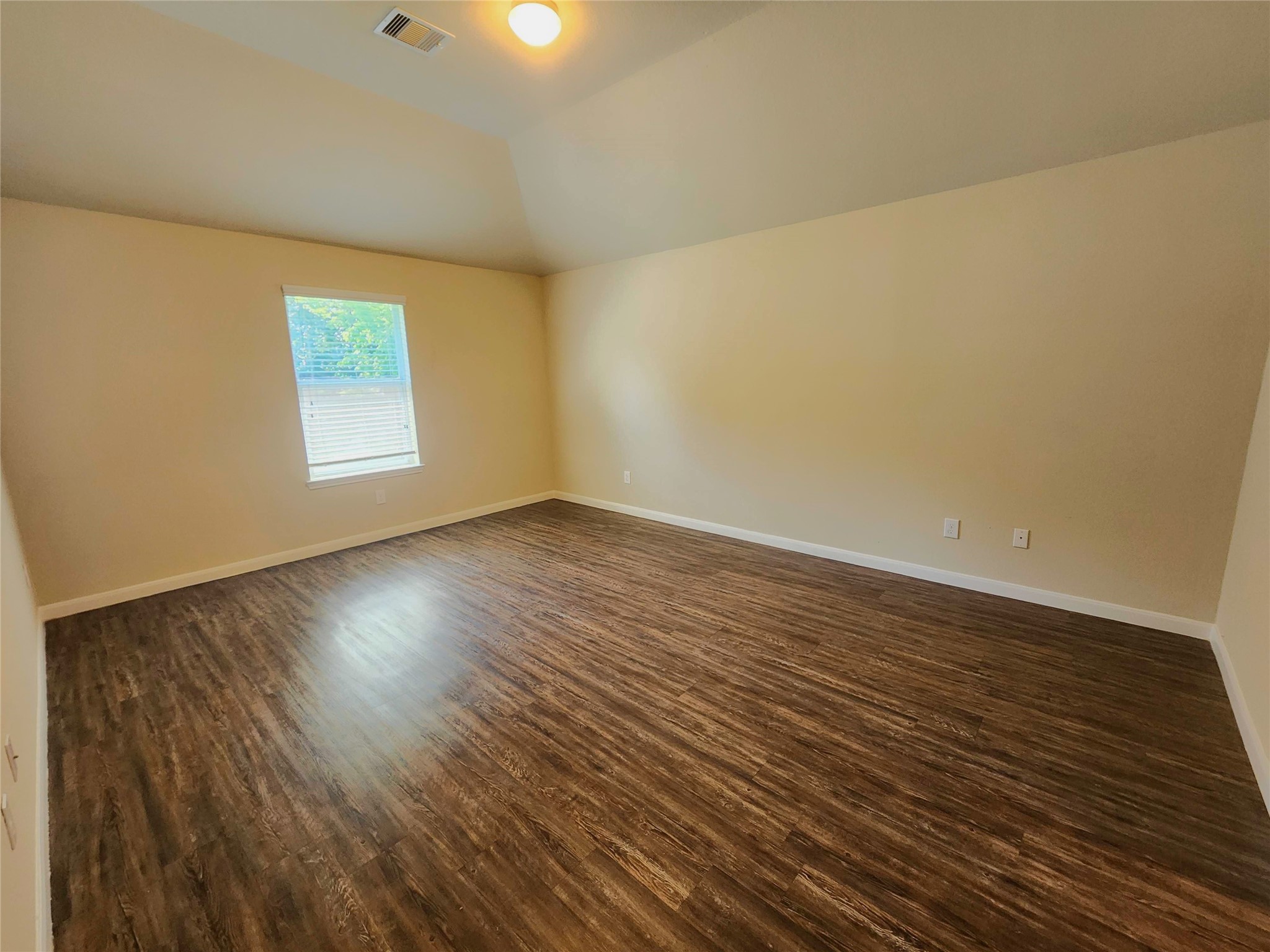 12443 Ridgecrest Drive Property Photo 9