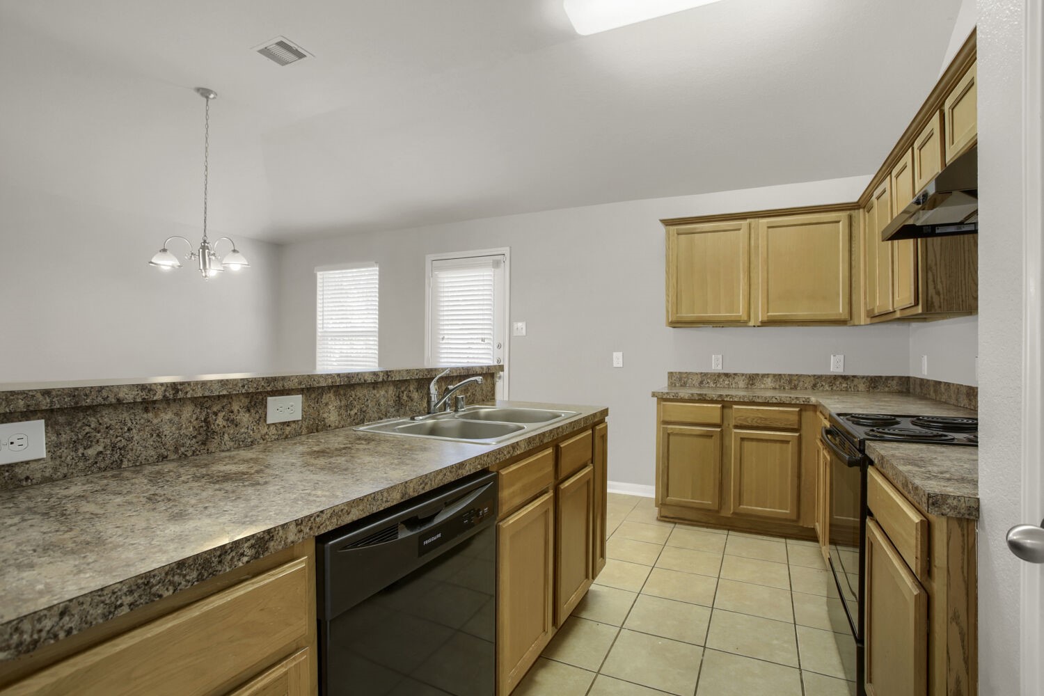 12443 Ridgecrest Drive Property Photo 9