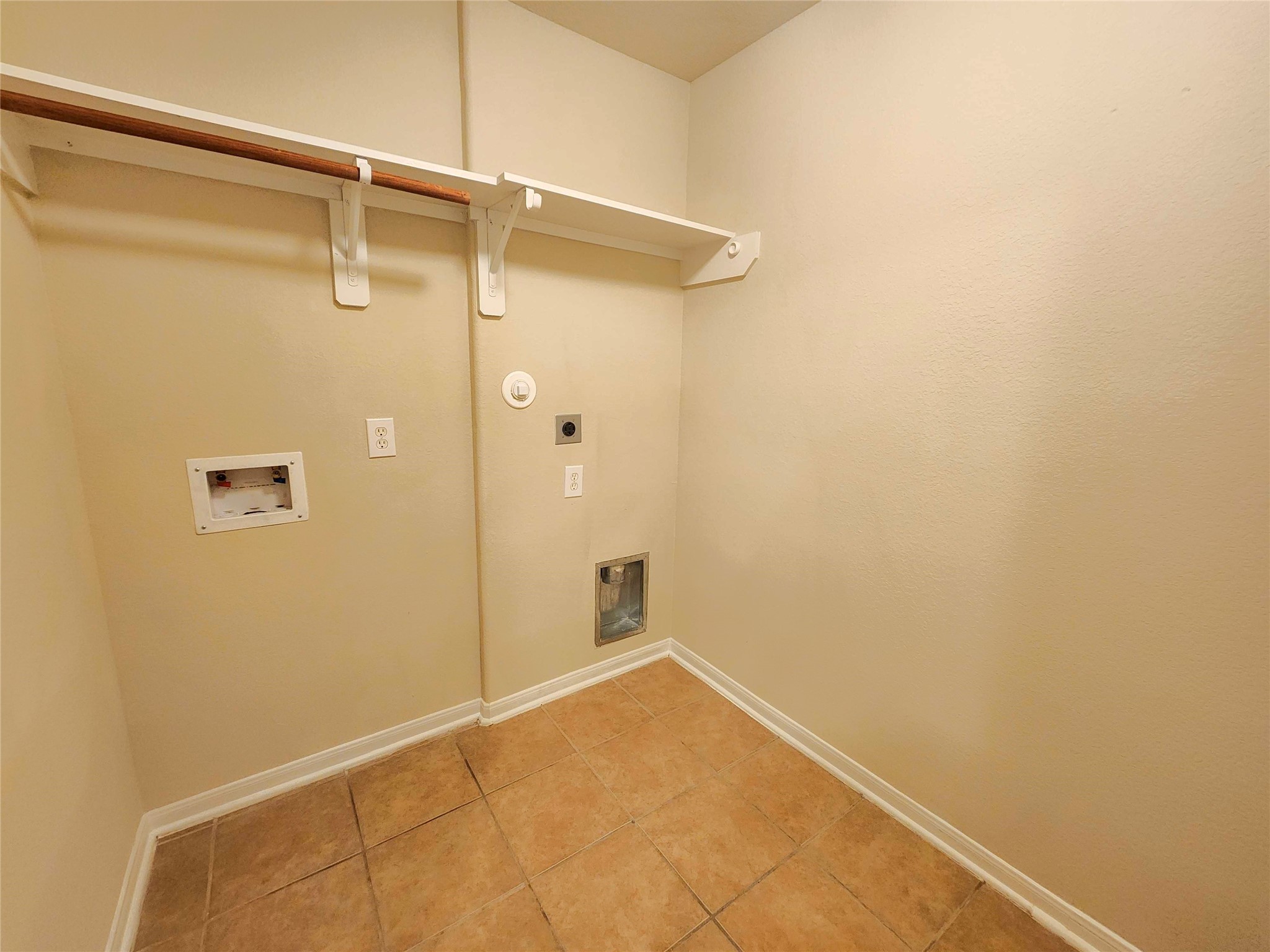 12443 Ridgecrest Drive Property Photo 16