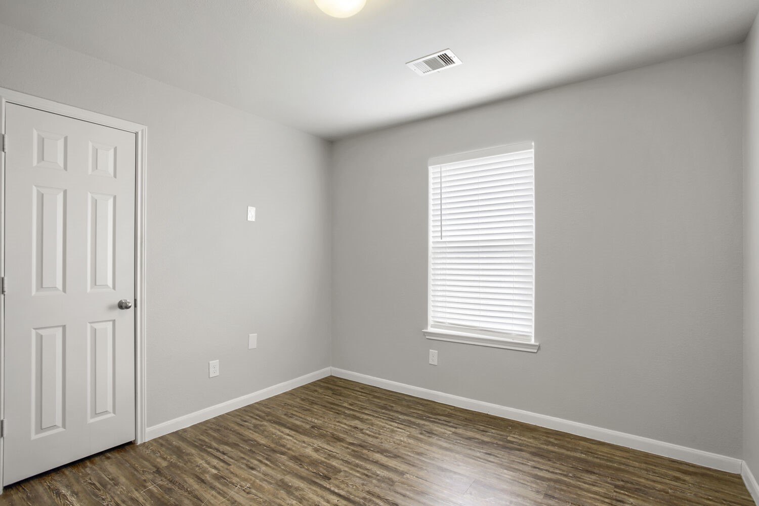 12443 Ridgecrest Drive Property Photo 16