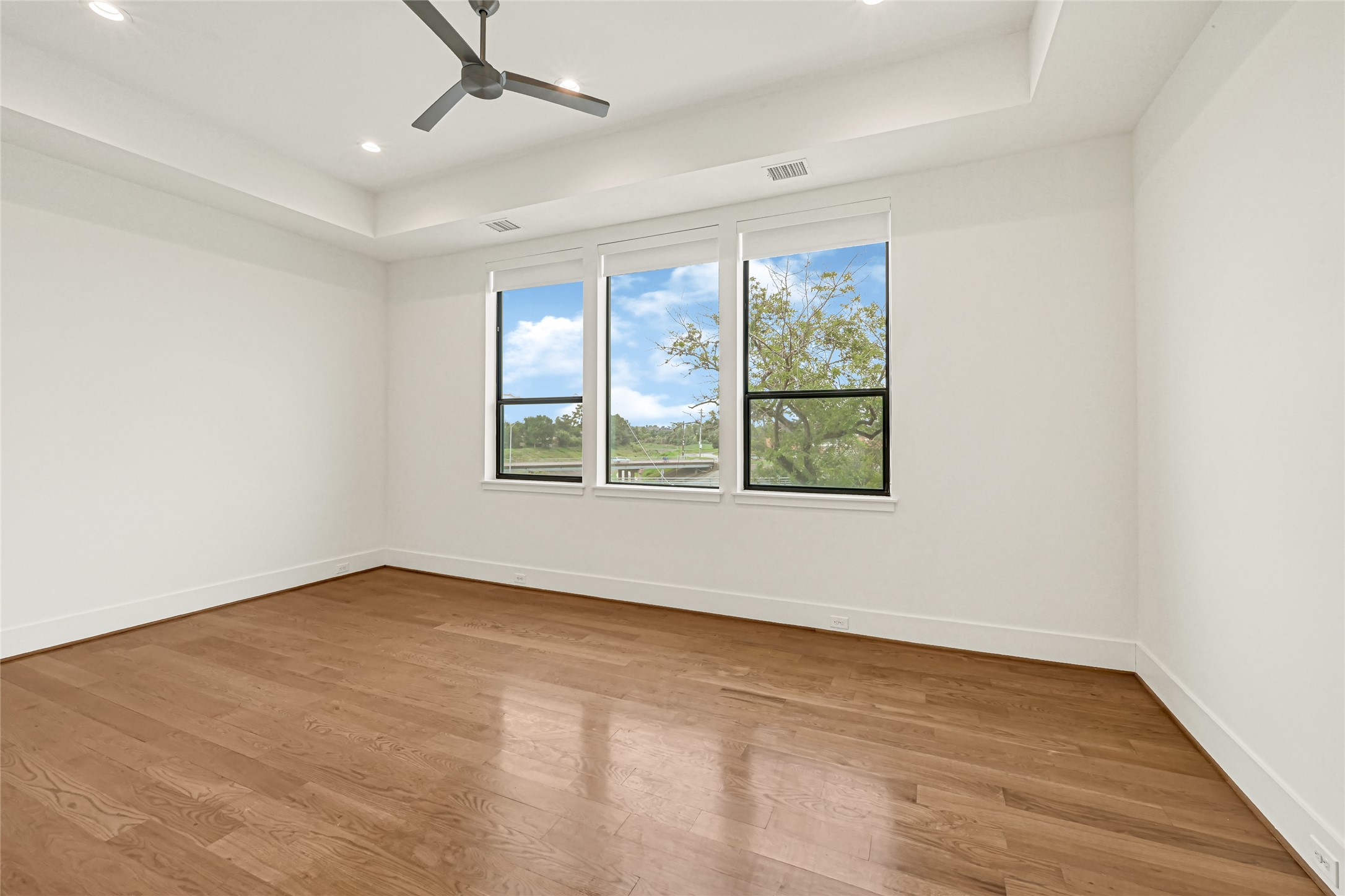 922 T C Jester Boulevard Property Photo 36