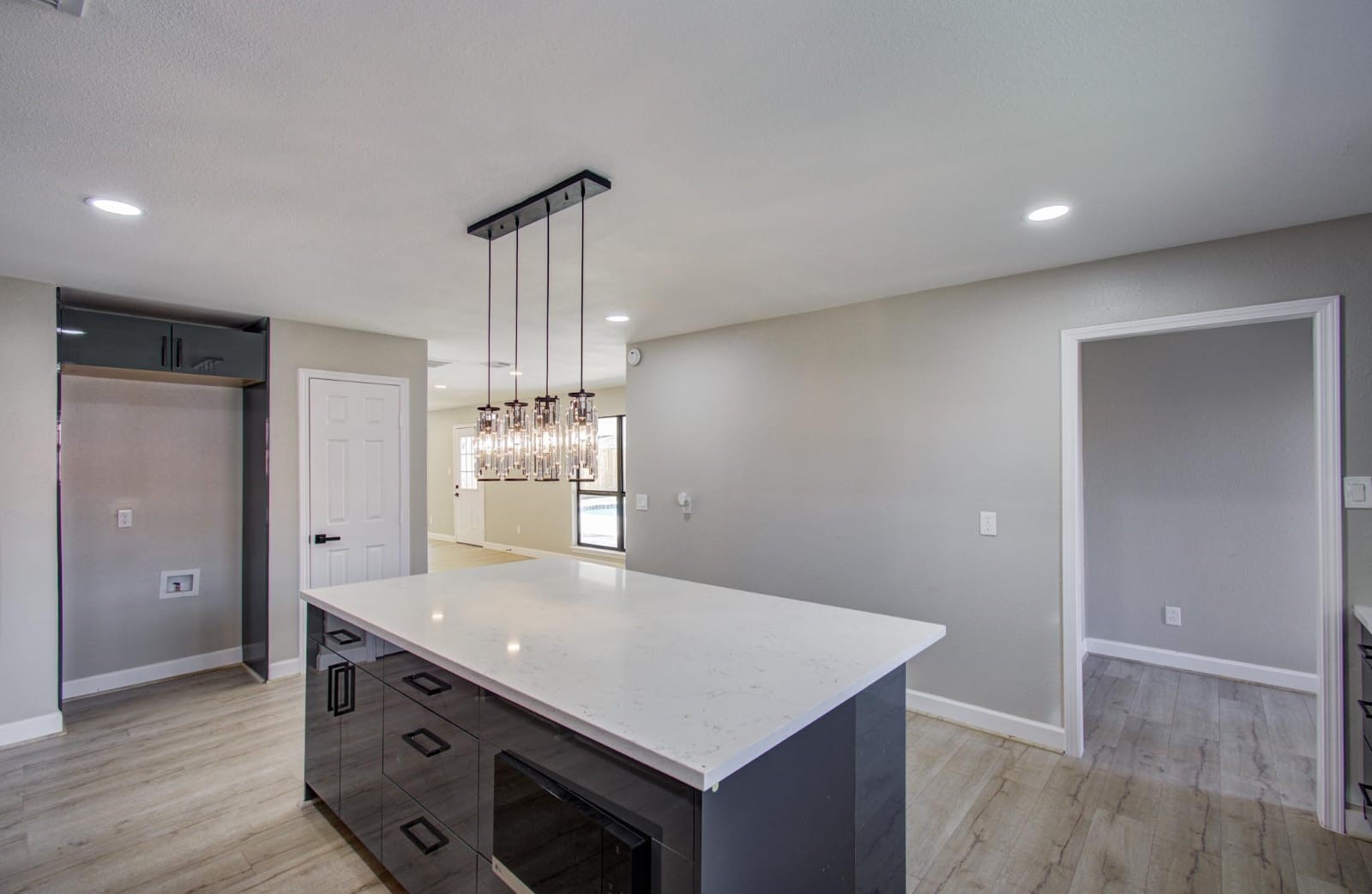 15619 Winding Moss Drive Property Photo 4